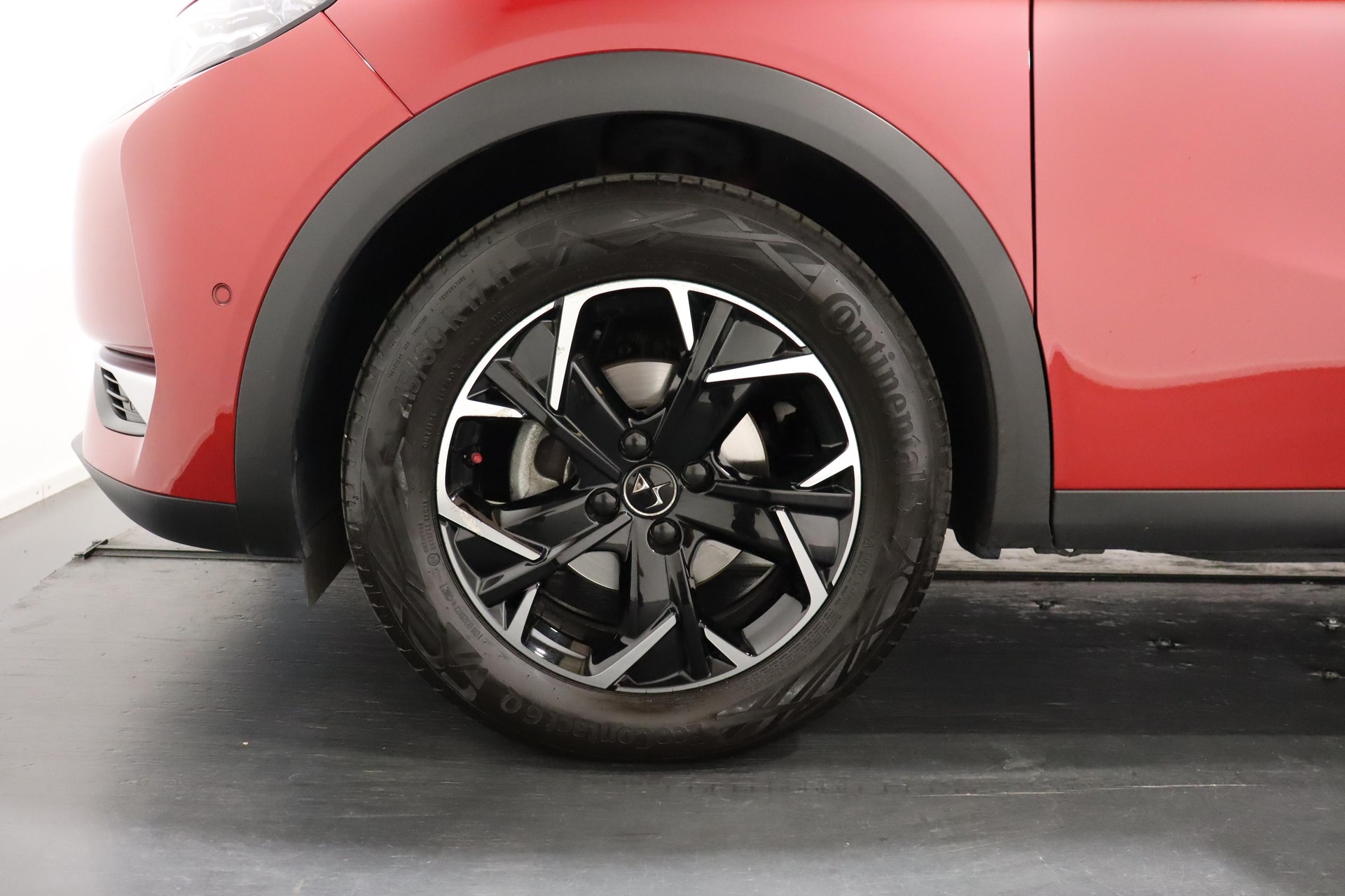 DS AUTOMOBILES 3 Crossback 1.2 PureTech 130 Bastille-image-16