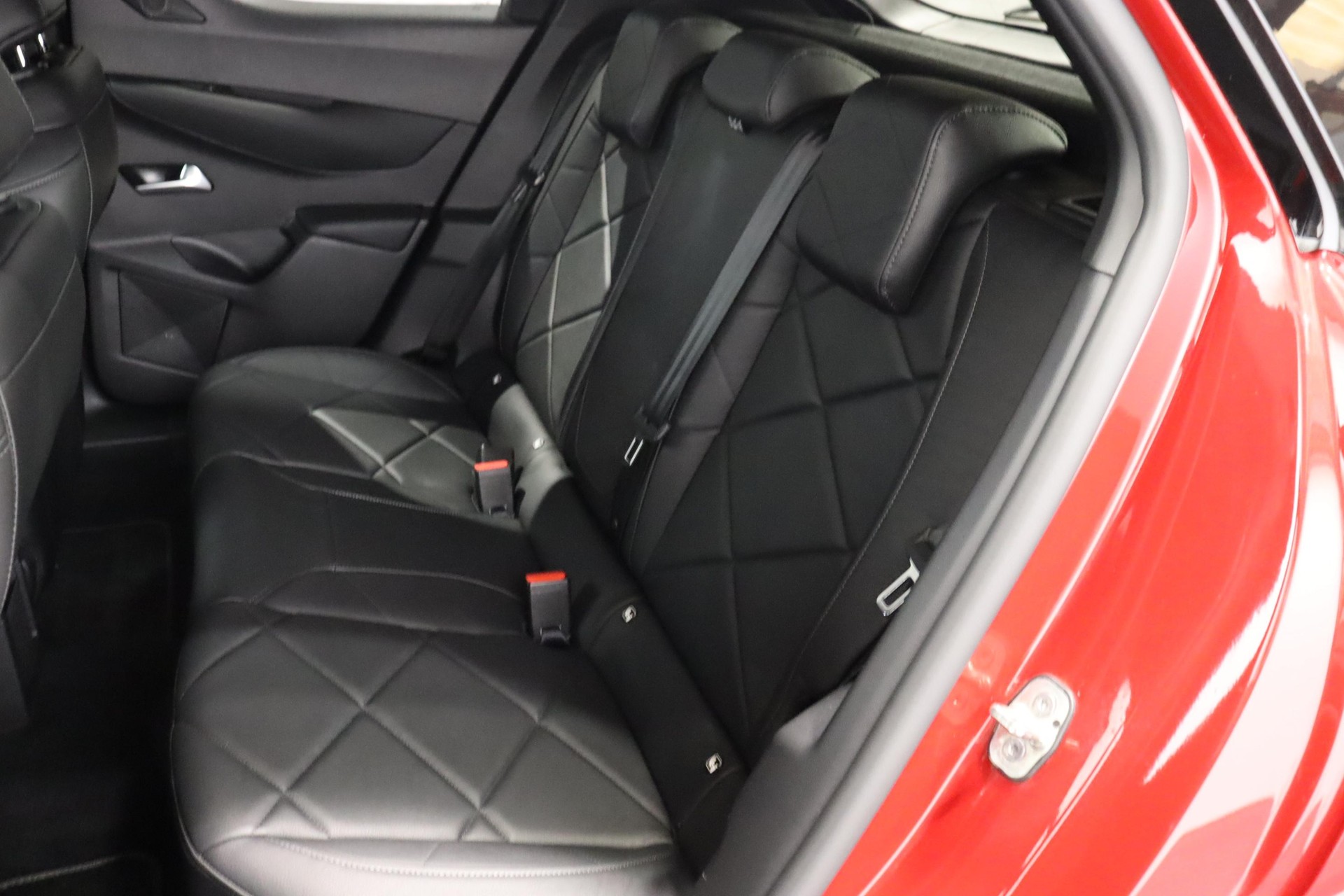 DS AUTOMOBILES 3 Crossback 1.2 PureTech 130 Bastille-image-5