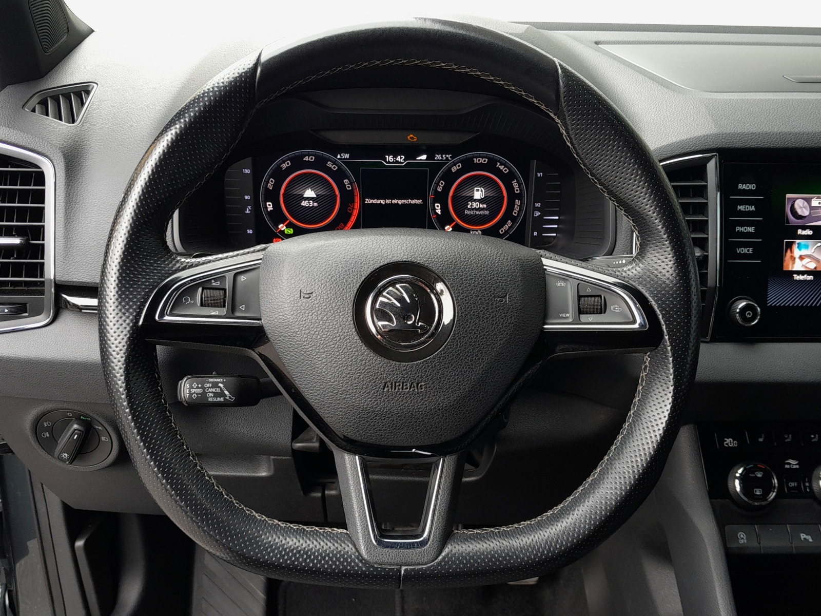 SKODA Karoq 2.0 TSI SportLine 4x4 DSG-image-9