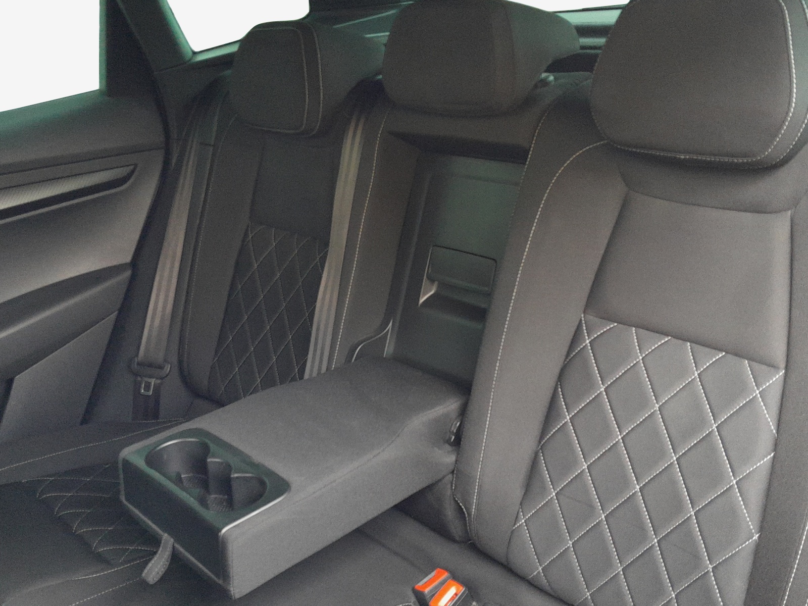 SKODA Karoq 2.0 TSI SportLine 4x4 DSG-image-11