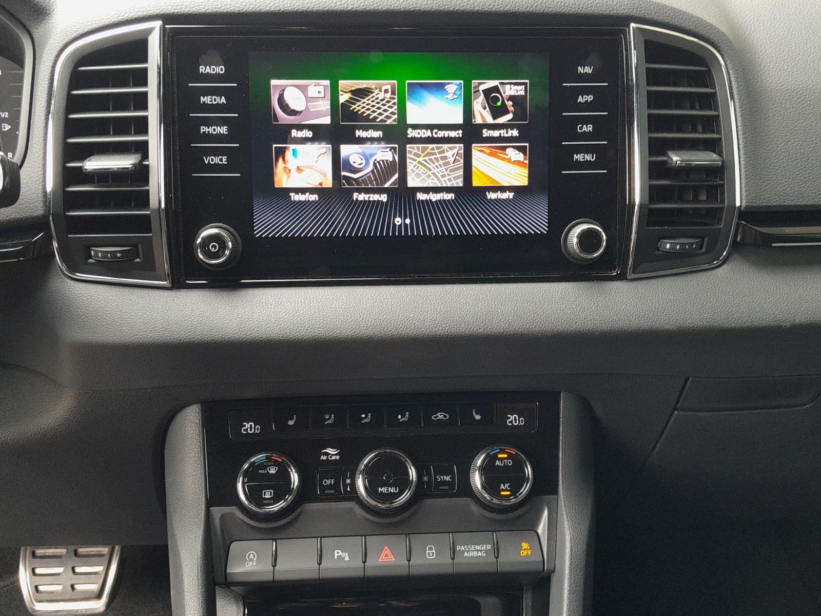 SKODA Karoq 2.0 TSI SportLine 4x4 DSG-image-10