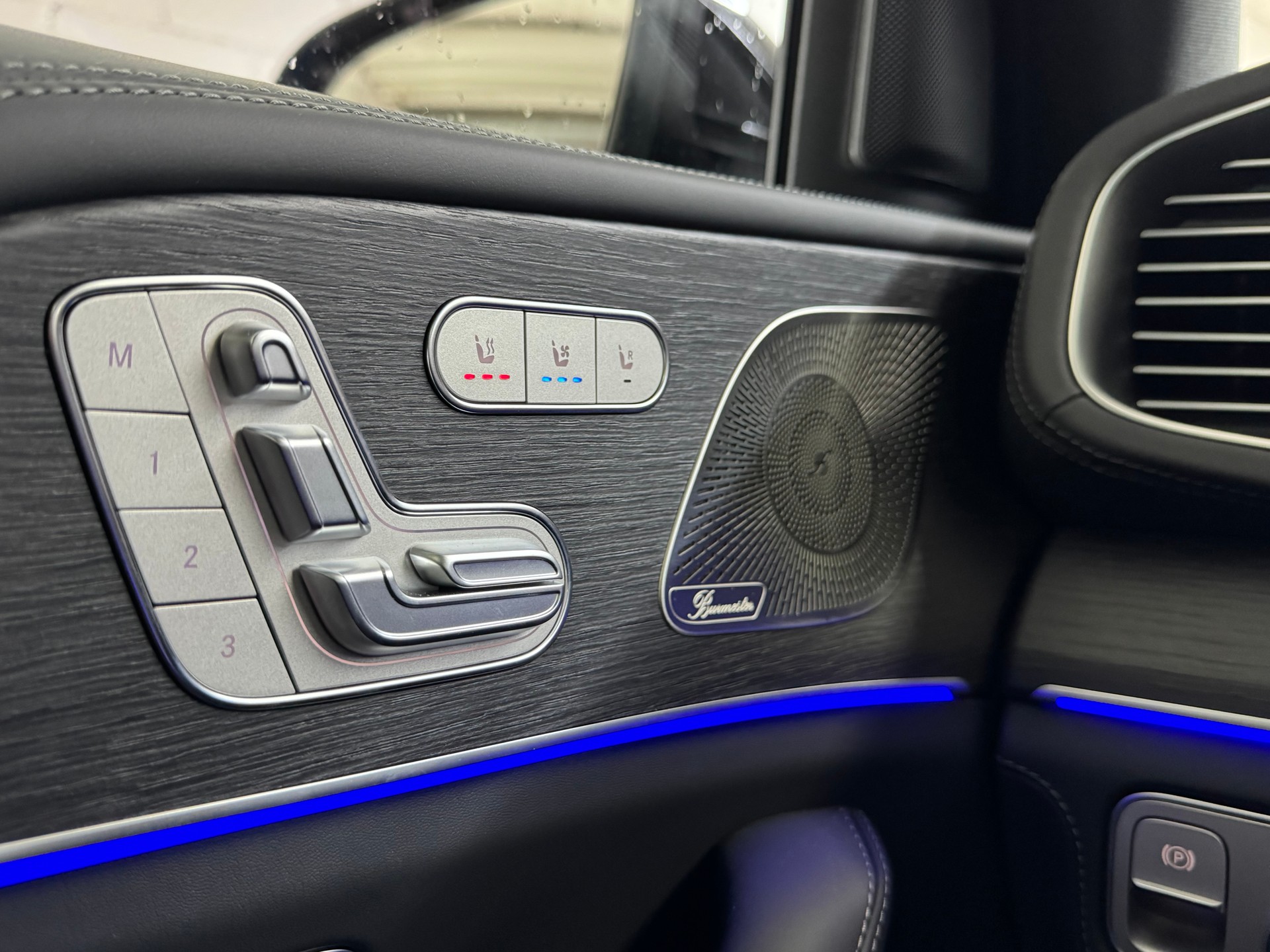 MERCEDES-BENZ GLS 63 AMG 4Matic +-image-14