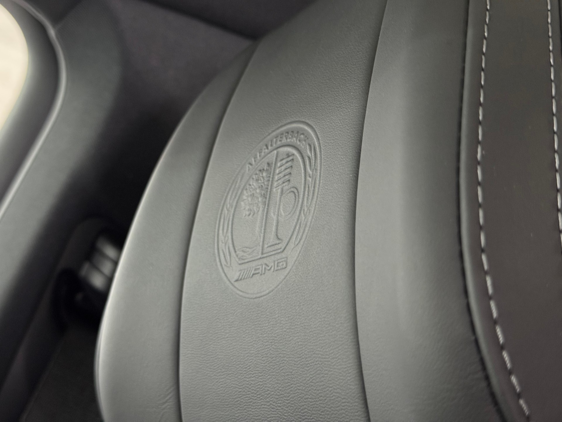 MERCEDES-BENZ GLS 63 AMG 4Matic +-image-18