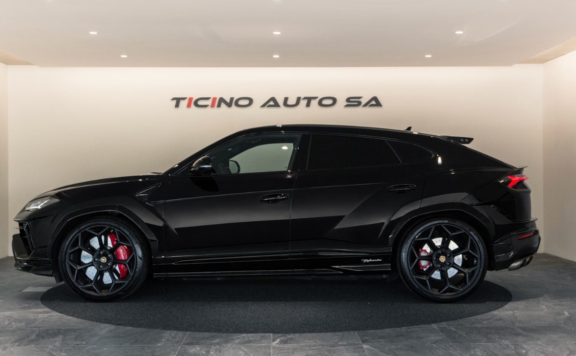 LAMBORGHINI Urus Performante-showroom-element-2