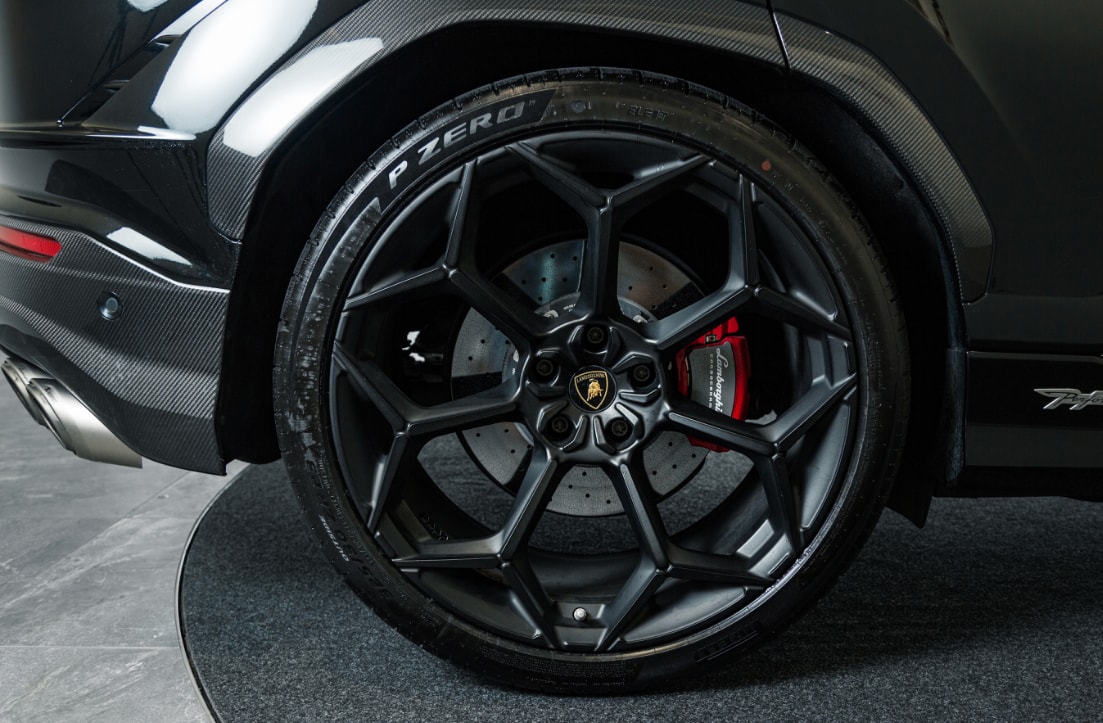 LAMBORGHINI Urus Performante-image-15