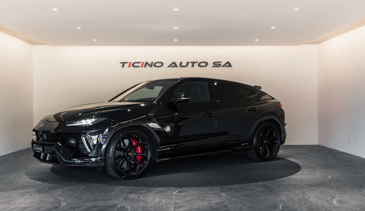 LAMBORGHINI Urus Performante-showroom-element-1