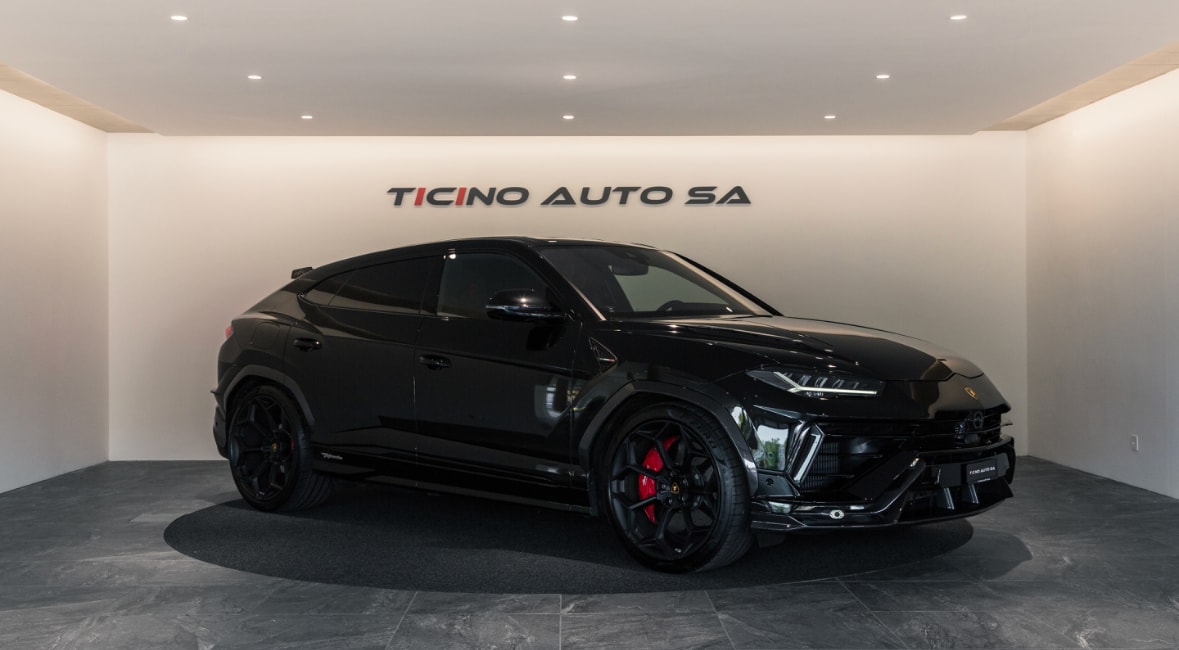 LAMBORGHINI Urus Performante