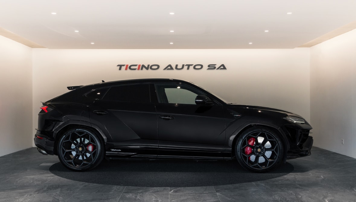 LAMBORGHINI Urus Performante-showroom-element-3