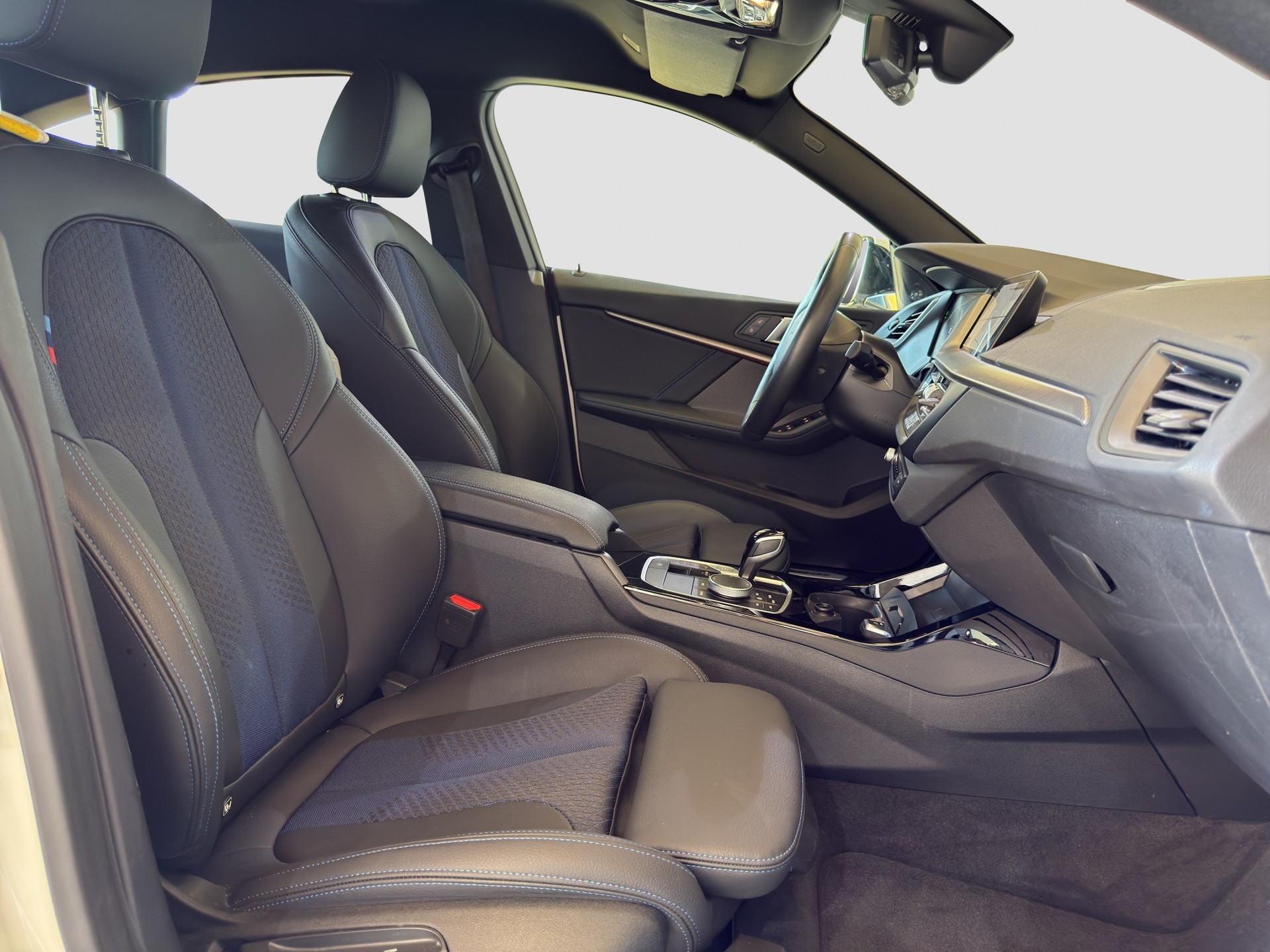 BMW 218i Gran Coupé M Sport Steptronic-image-12