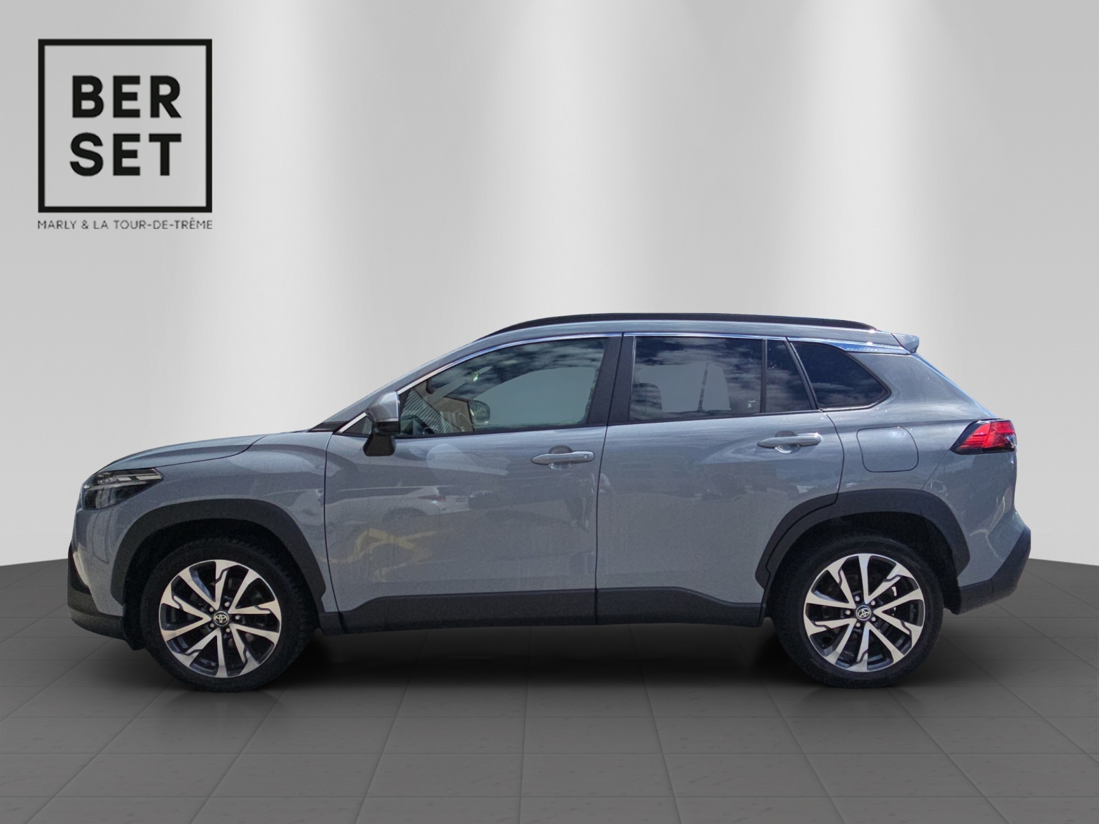 TOYOTA Corolla Cross 2.0 HSD Trend AWD-i-image-1