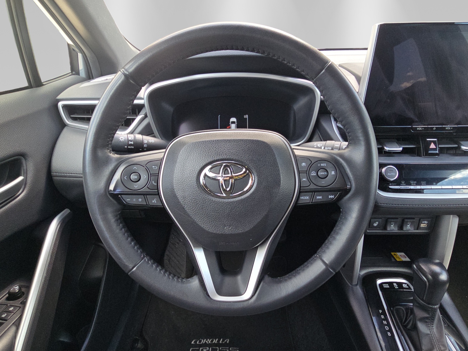 TOYOTA Corolla Cross 2.0 HSD Trend AWD-i-image-11