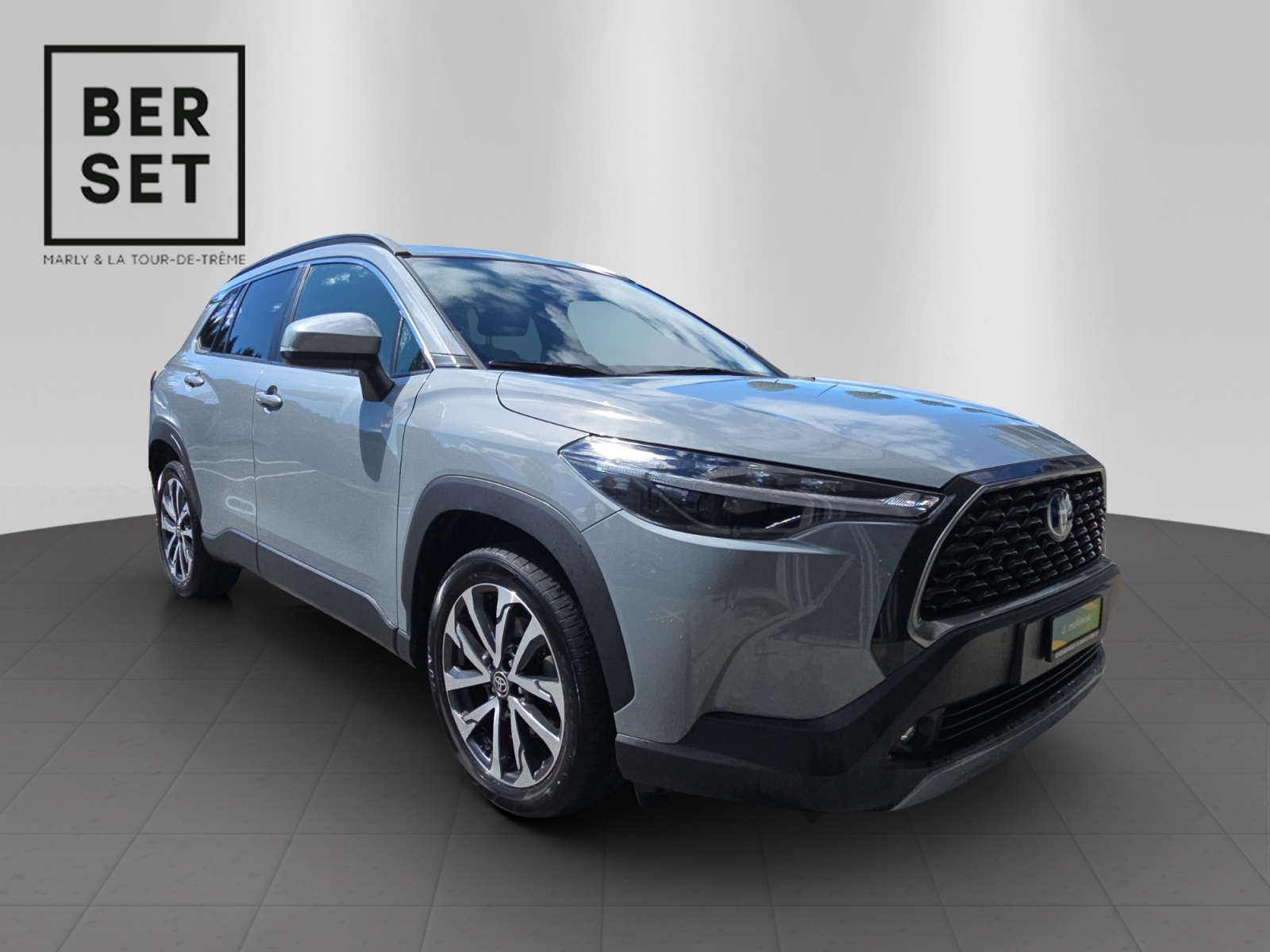 TOYOTA Corolla Cross 2.0 HSD Trend AWD-i-image-6