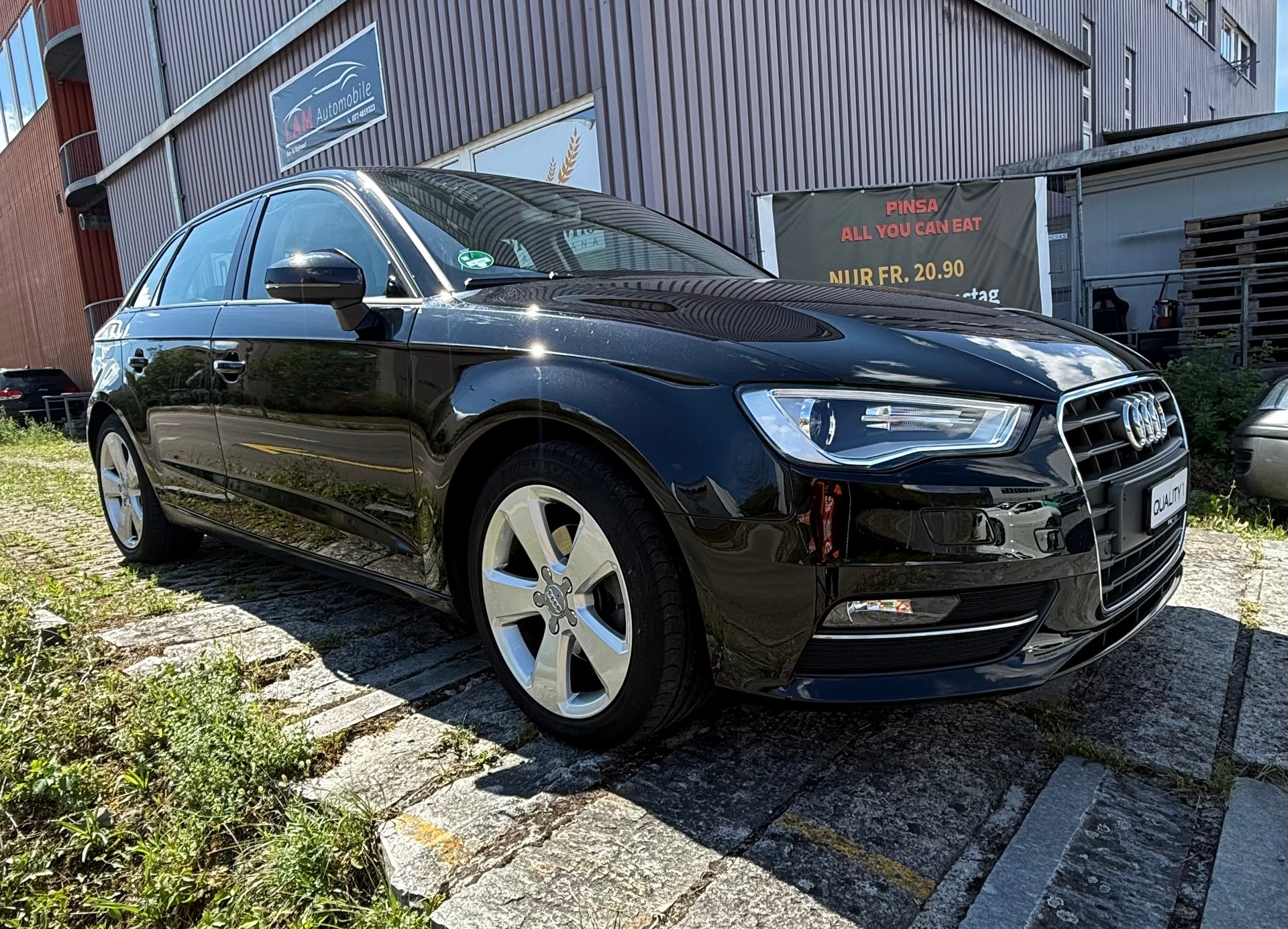 AUDI A3 Sportback 1.4 TFSI Attraction S-tronic-image-2