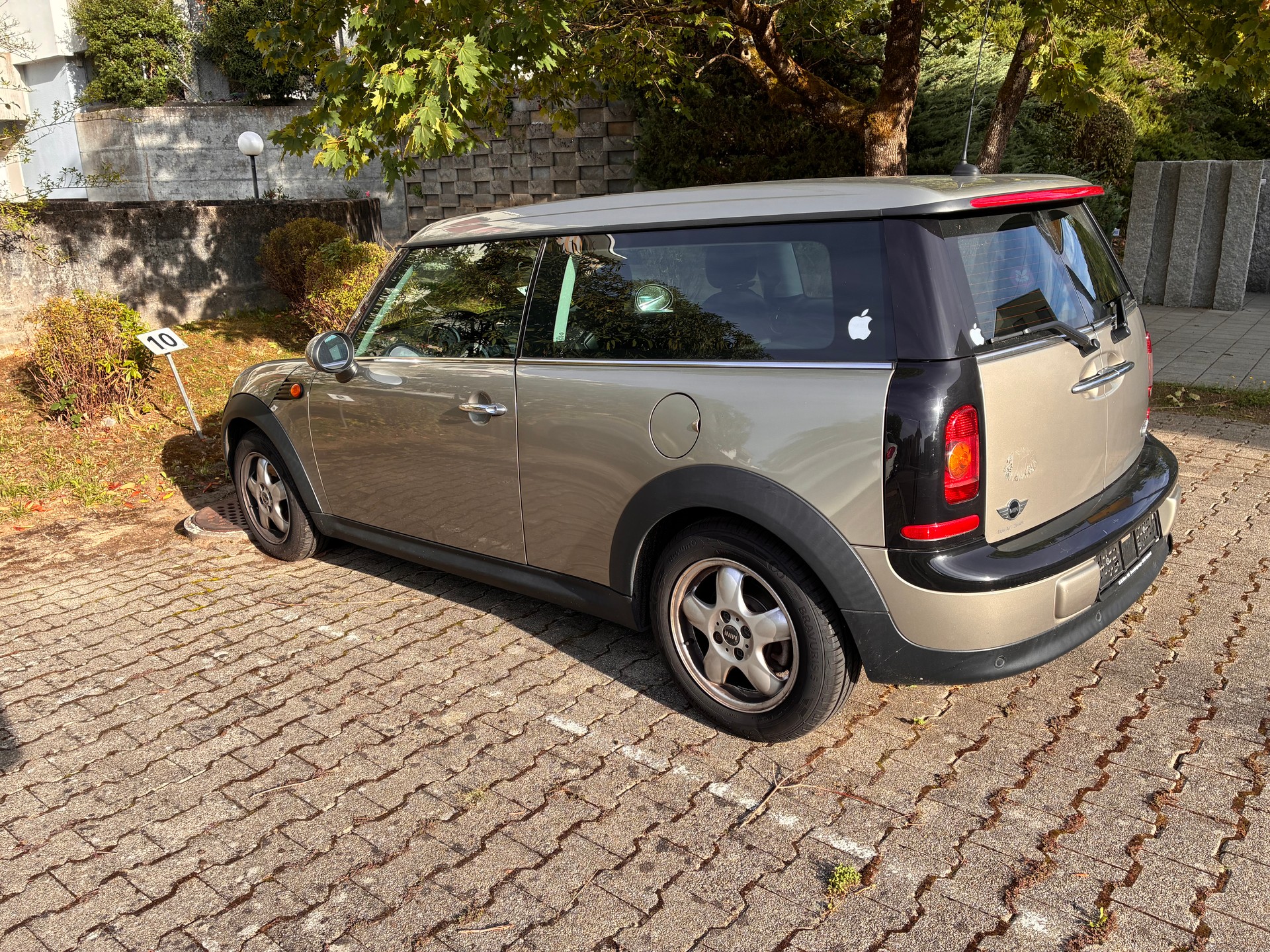 MINI 1.6i Cooper-image-2