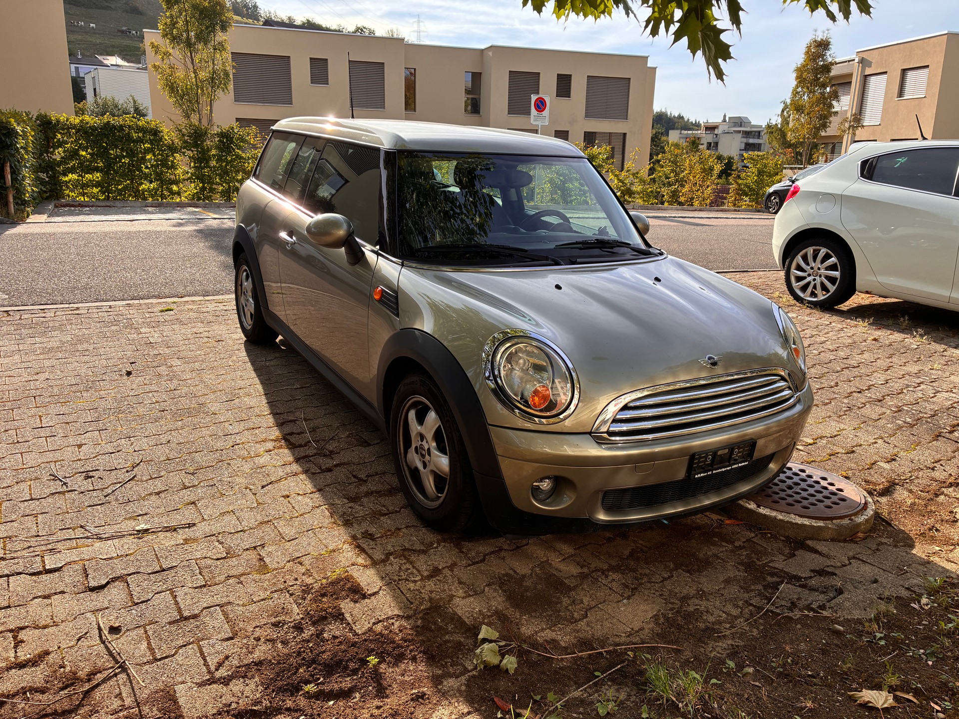 MINI 1.6i Cooper-image-1