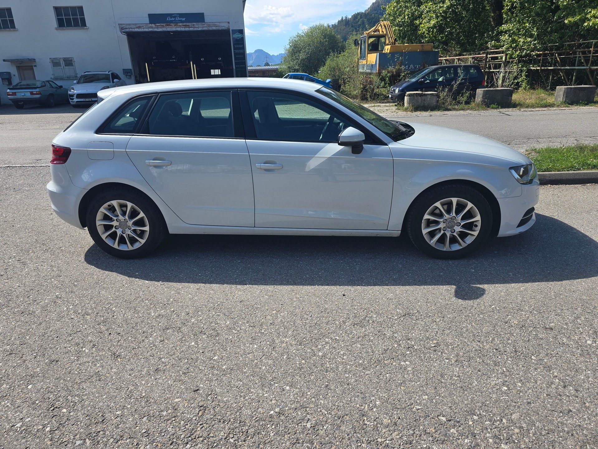 AUDI A3 Sportback 1.4 TFSI Ambiente-image-2