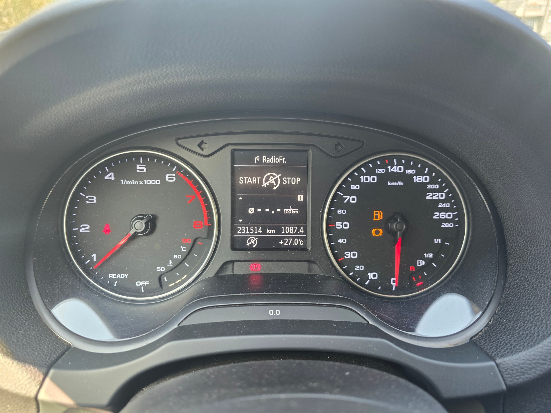 AUDI A3 Sportback 1.4 TFSI Ambiente-image-9