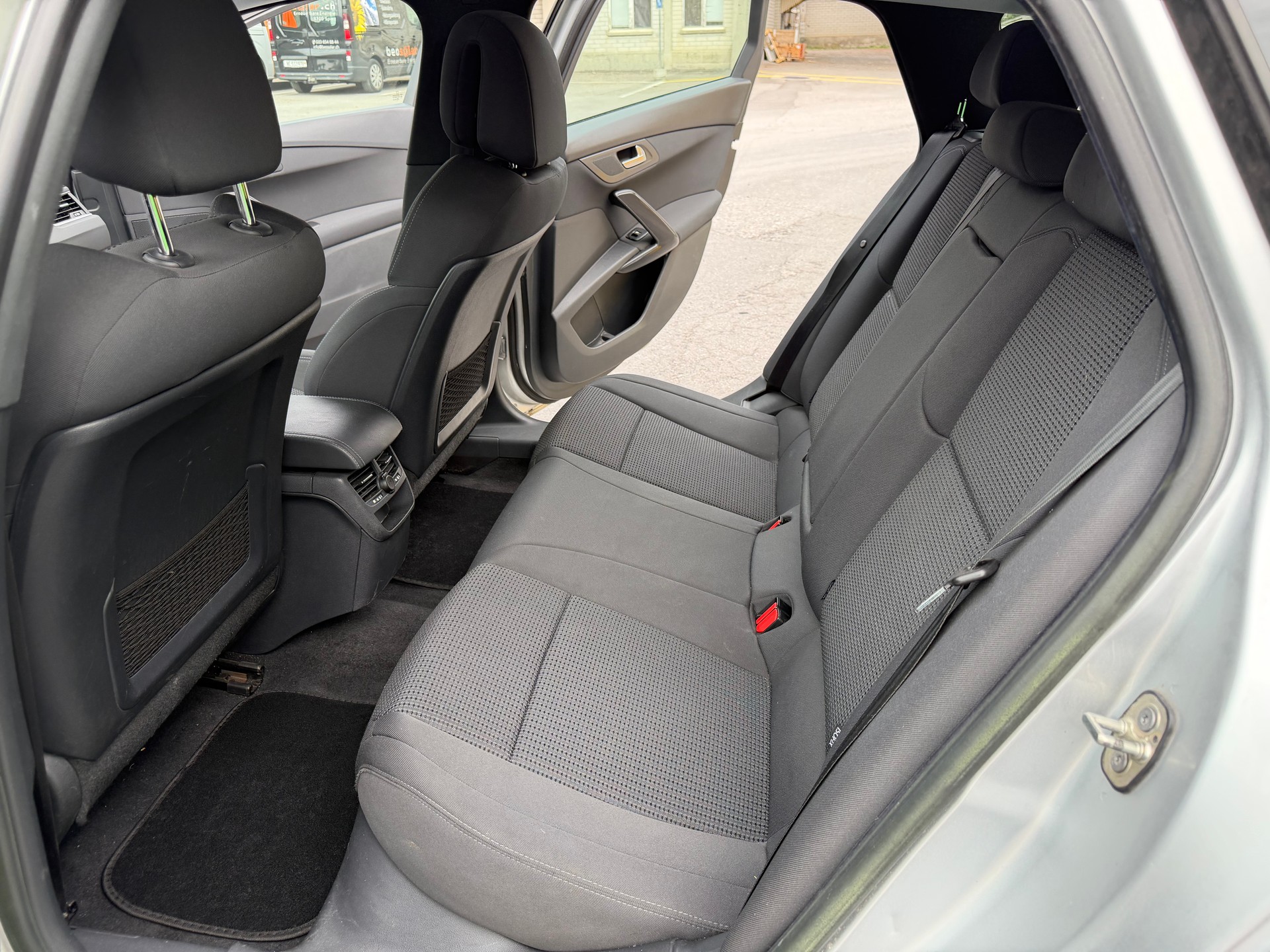 PEUGEOT 508 SW 1.6 16V T Active Automatic-image-12