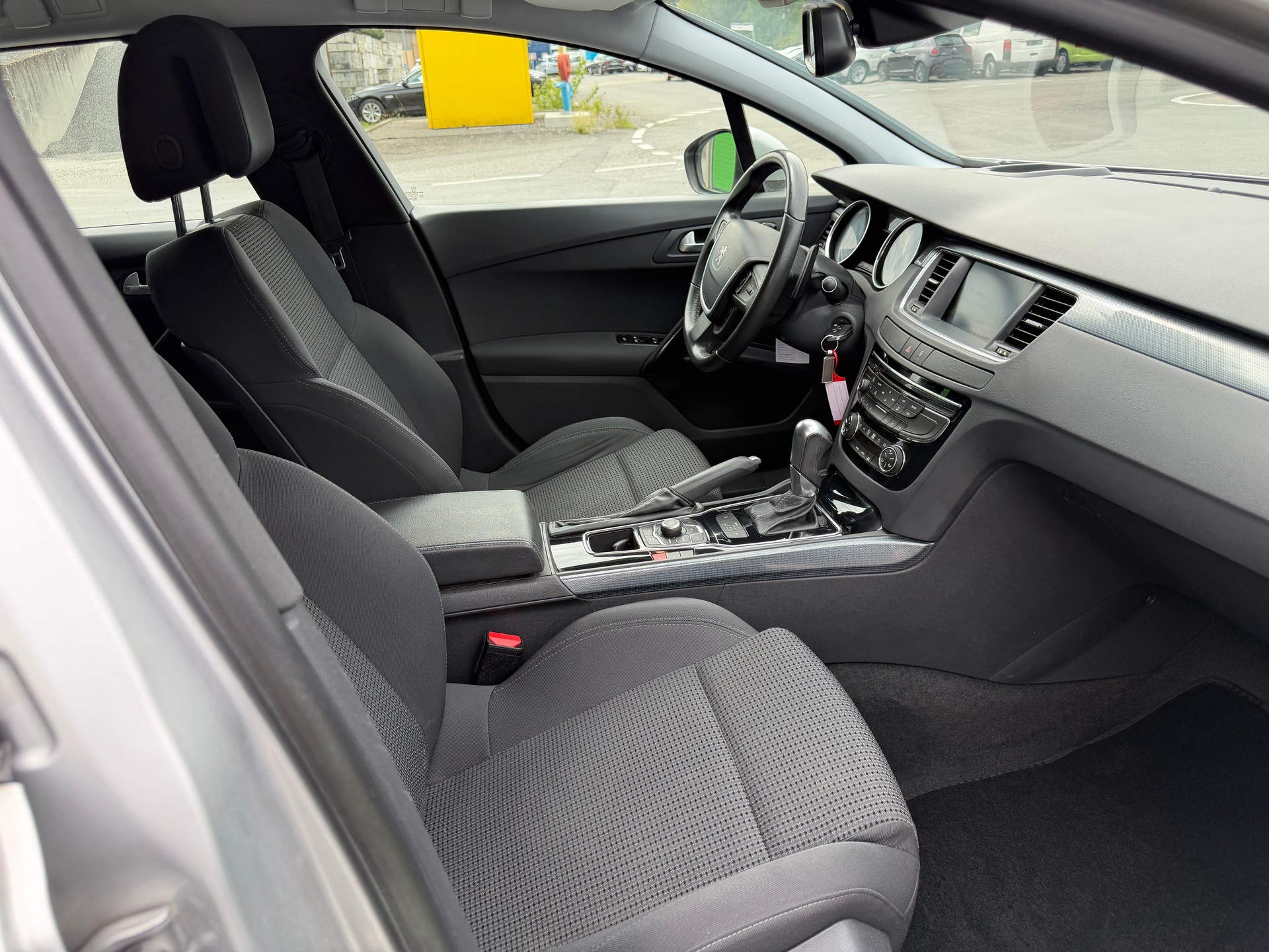 PEUGEOT 508 SW 1.6 16V T Active Automatic-image-10