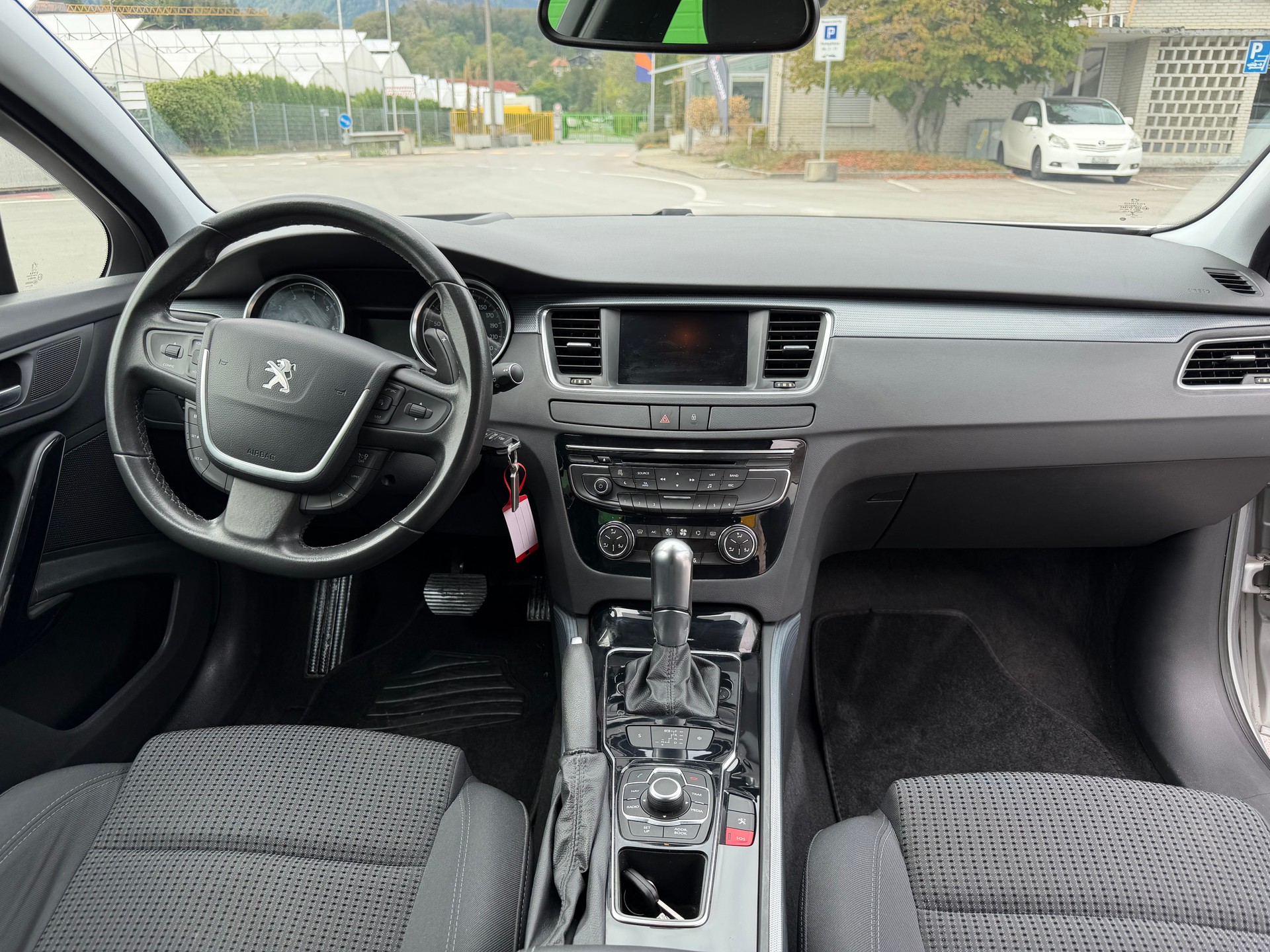PEUGEOT 508 SW 1.6 16V T Active Automatic-image-9