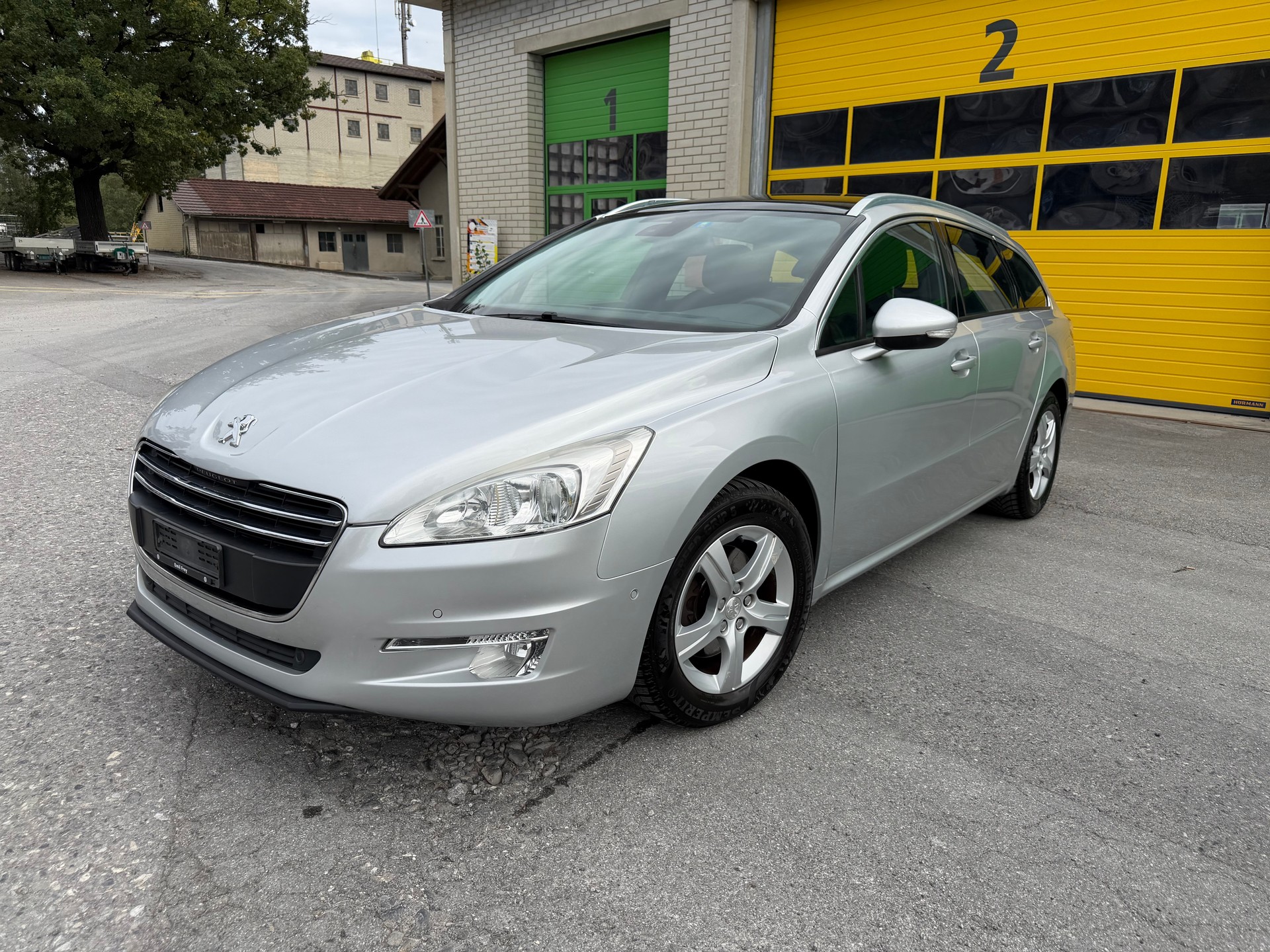 PEUGEOT 508 SW 1.6 16V T Active Automatic-image-1