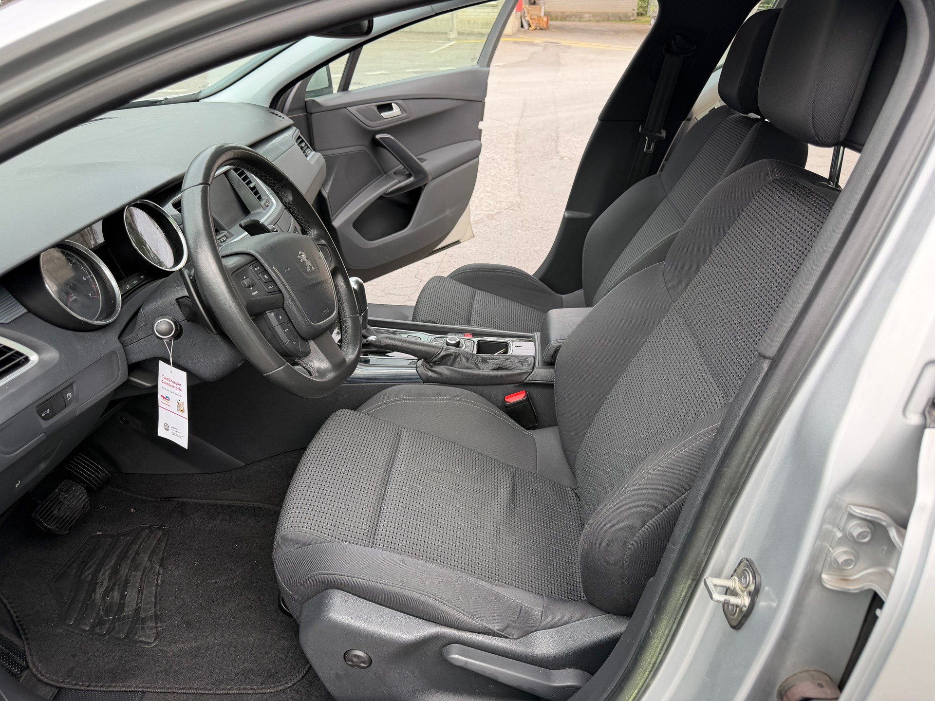 PEUGEOT 508 SW 1.6 16V T Active Automatic-image-11