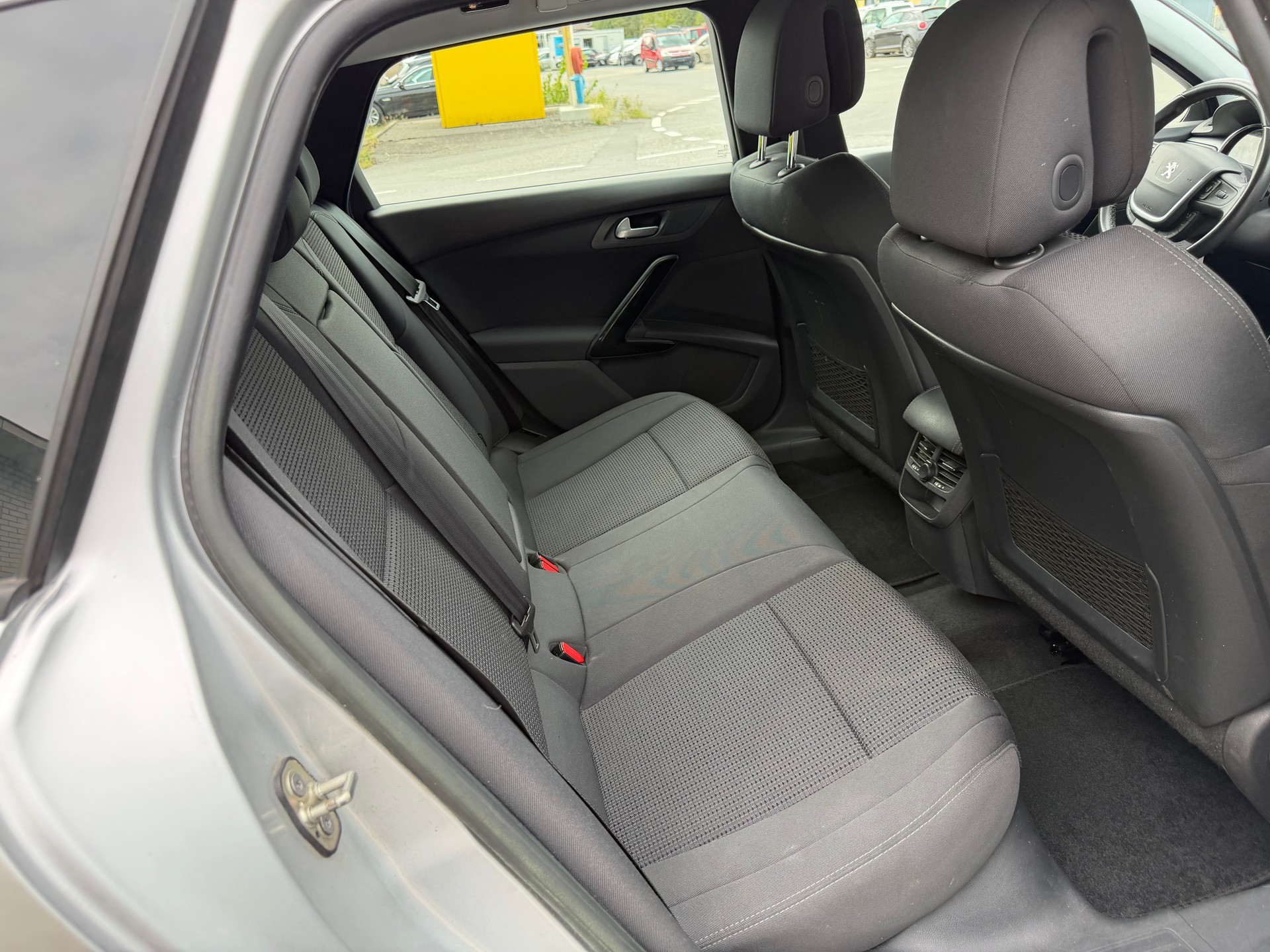 PEUGEOT 508 SW 1.6 16V T Active Automatic-image-8