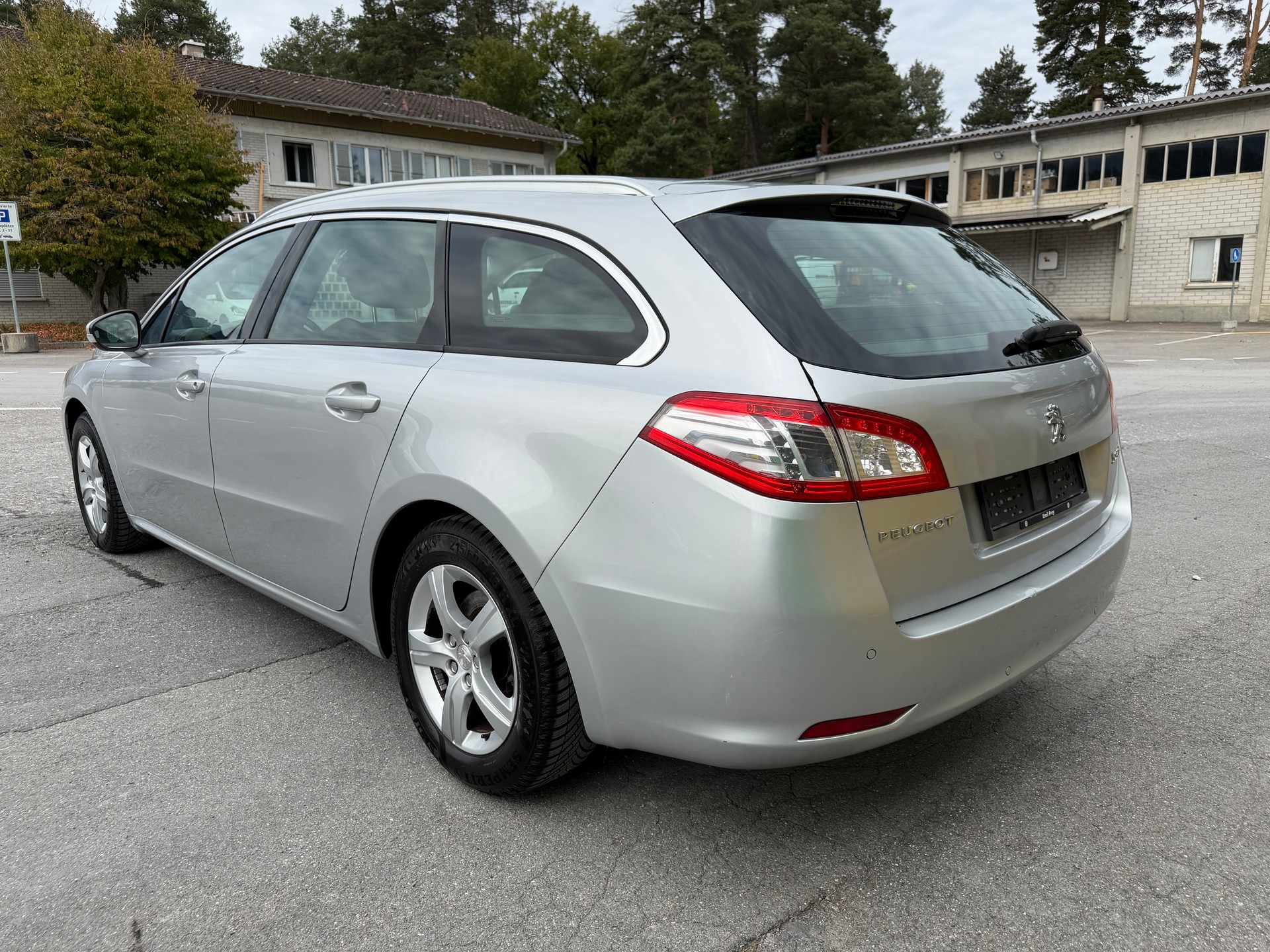 PEUGEOT 508 SW 1.6 16V T Active Automatic-image-2
