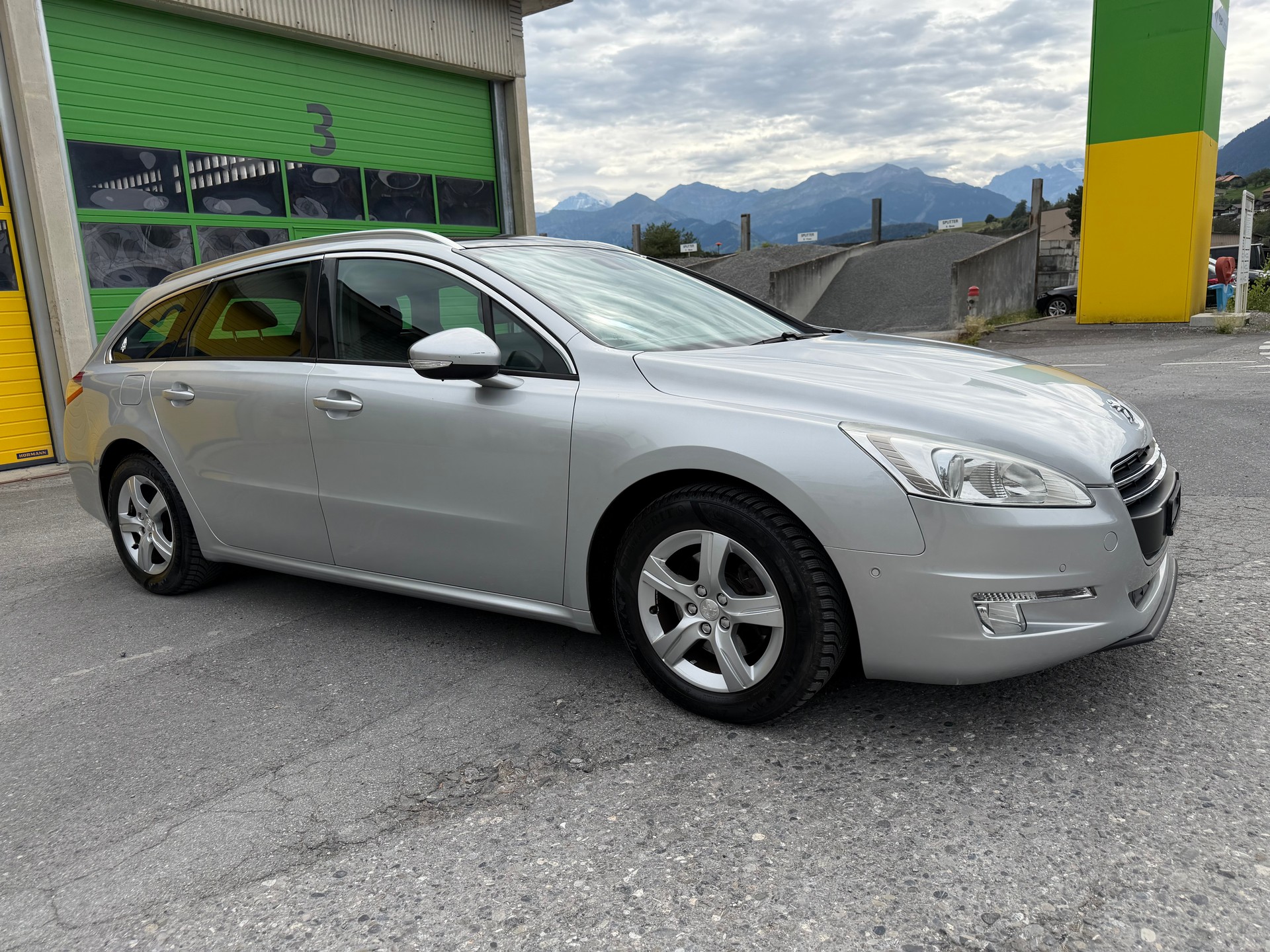 PEUGEOT 508 SW 1.6 16V T Active Automatic-image-6