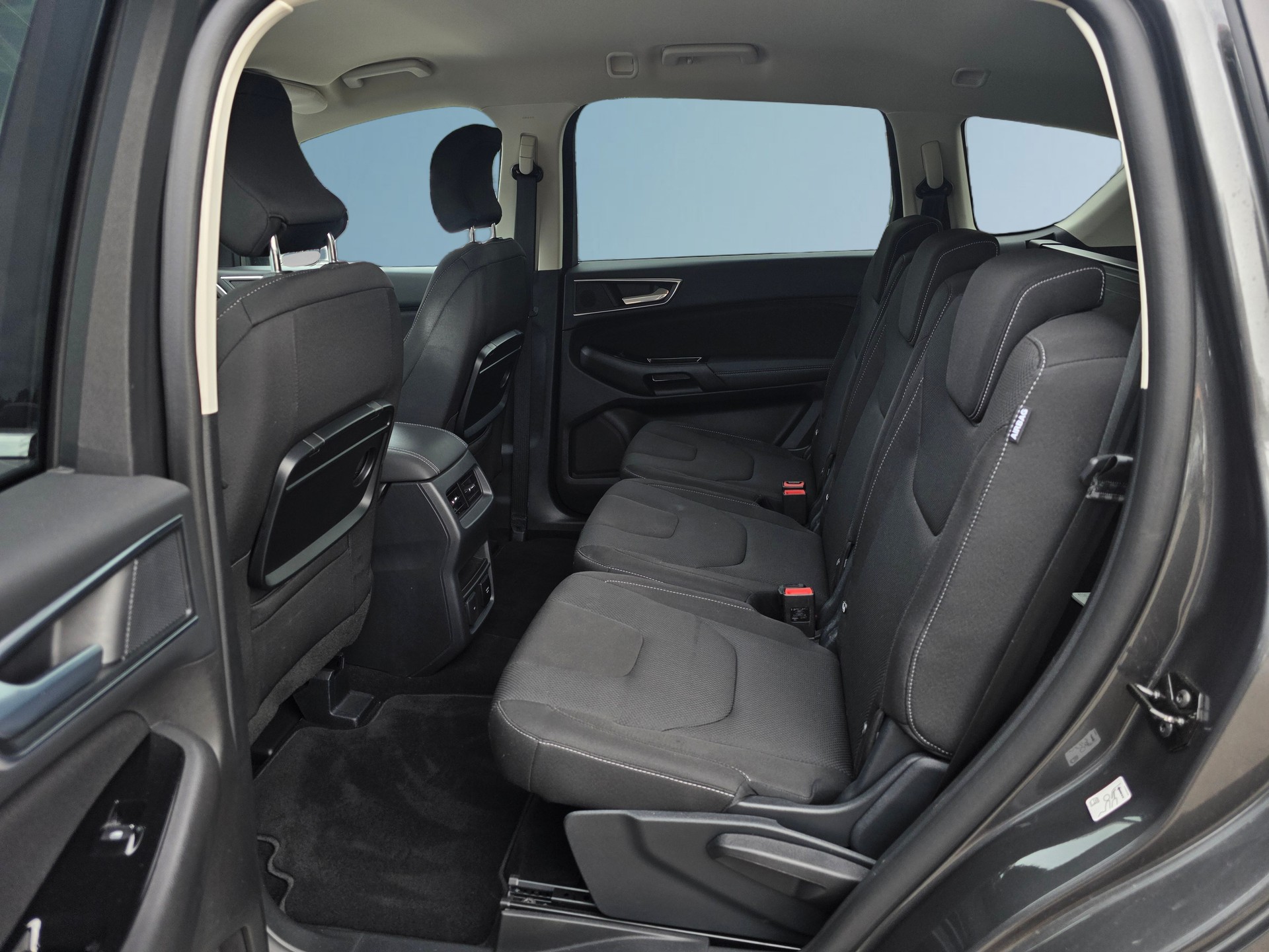 FORD S-Max 2.0 TDCi Titanium Automatic * Top Zustand * Anhängerkupplung *-image-17