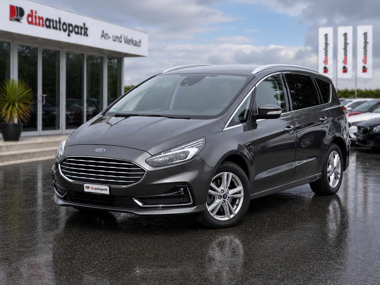 FORD S-Max 2.0 TDCi Titanium Automatic * Top Zustand * Anhängerkupplung *-image-0