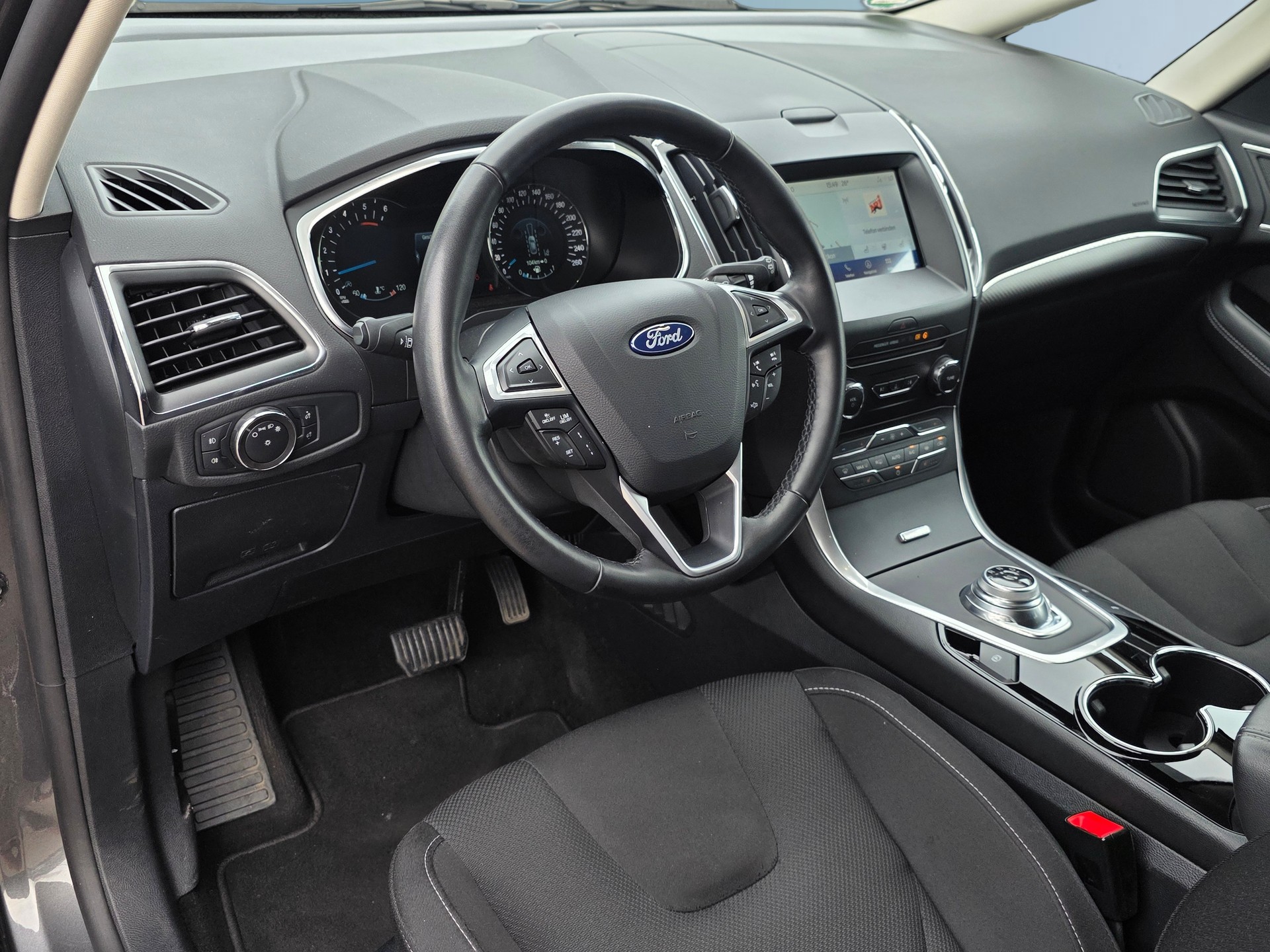 FORD S-Max 2.0 TDCi Titanium Automatic * Top Zustand * Anhängerkupplung *-image-6