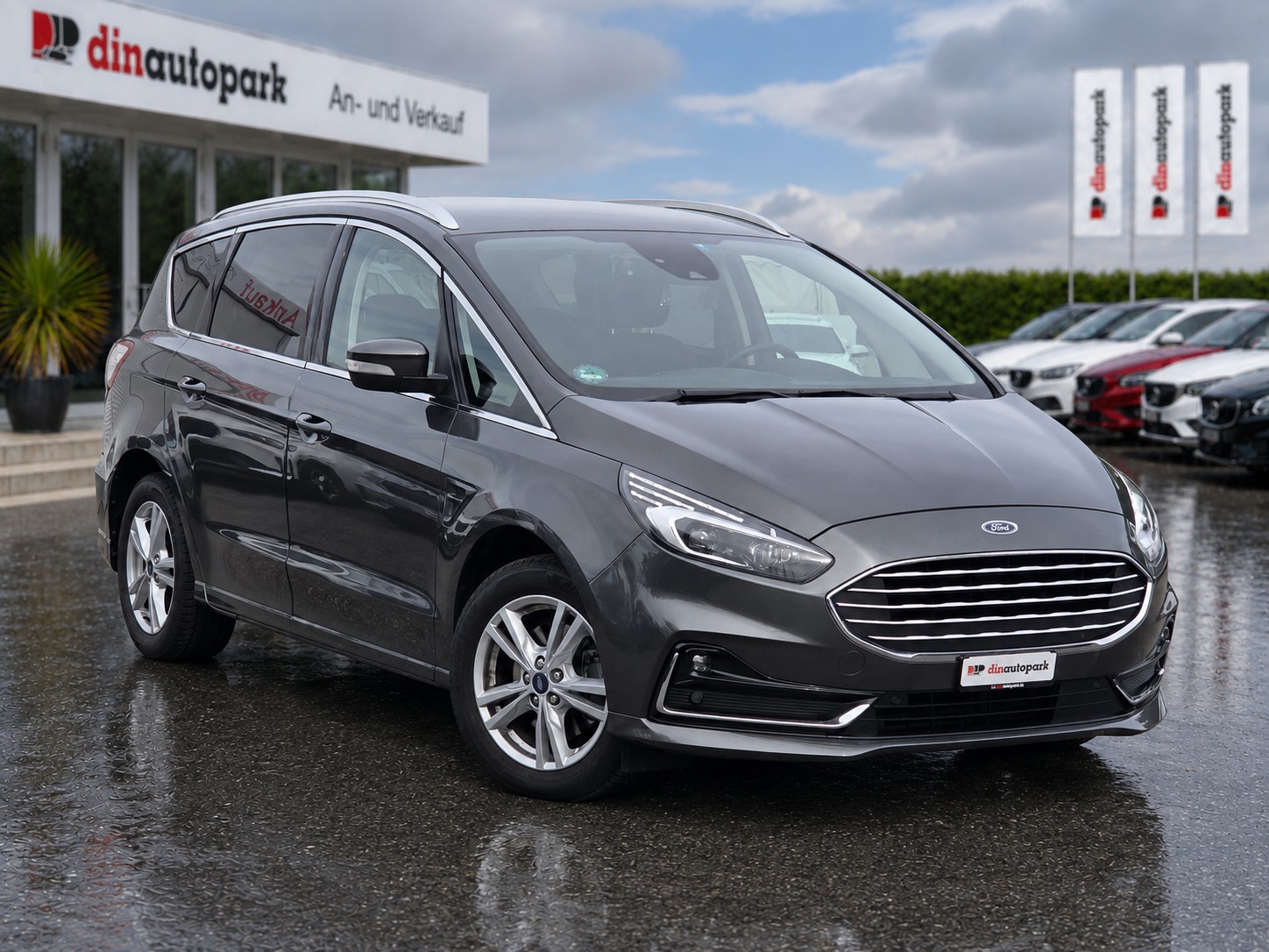 FORD S-Max 2.0 TDCi Titanium Automatic * Top Zustand * Anhängerkupplung *-image-2