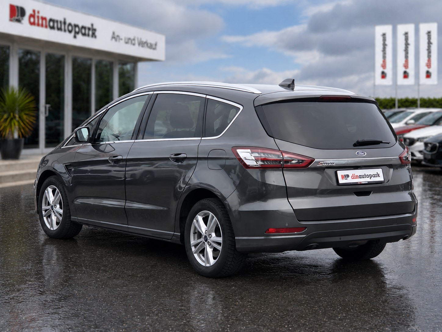 FORD S-Max 2.0 TDCi Titanium Automatic * Top Zustand * Anhängerkupplung *-image-4