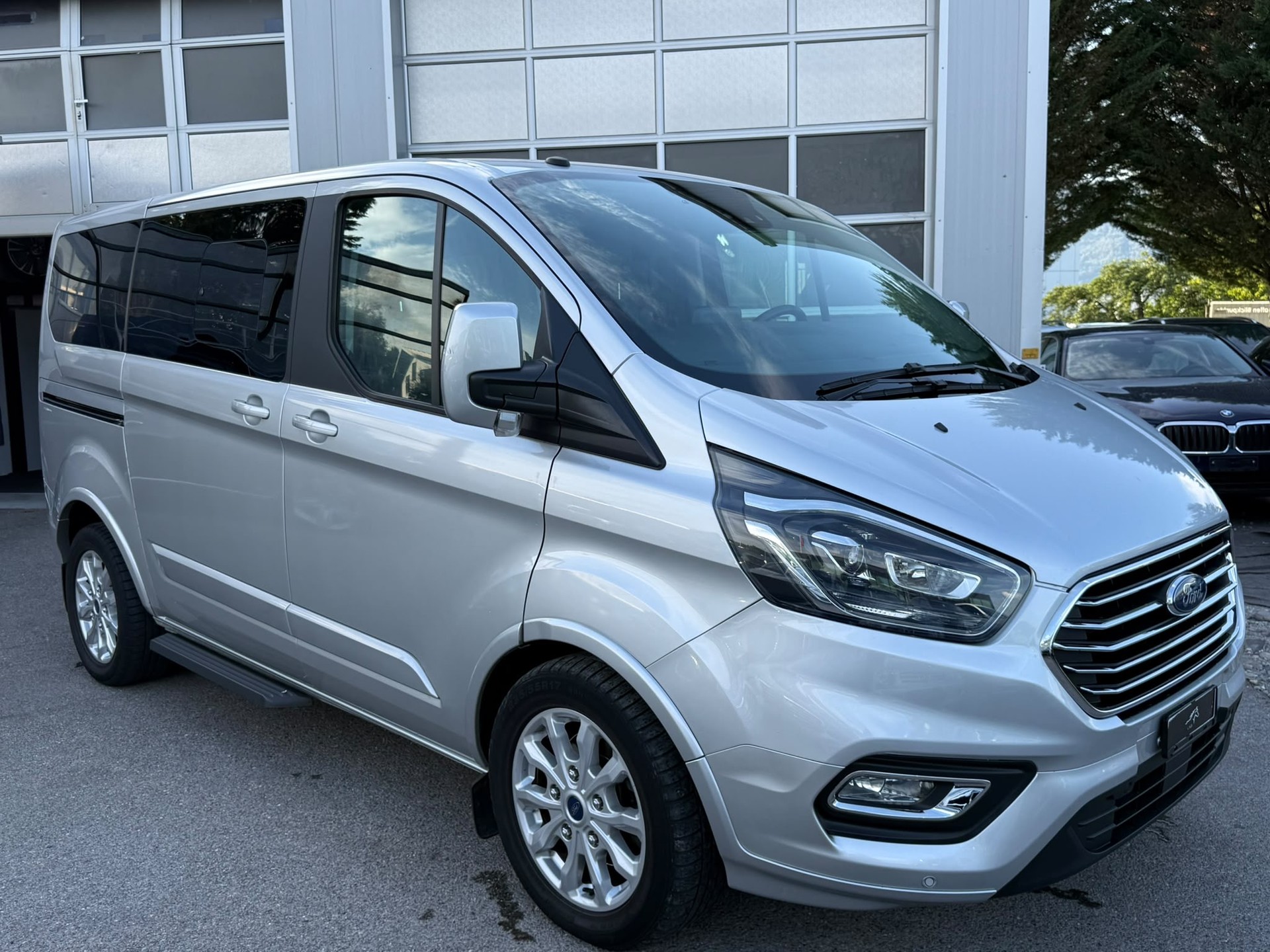 FORD Tourneo Custom 310 L1H1 Titanium SelectShift A-image-2