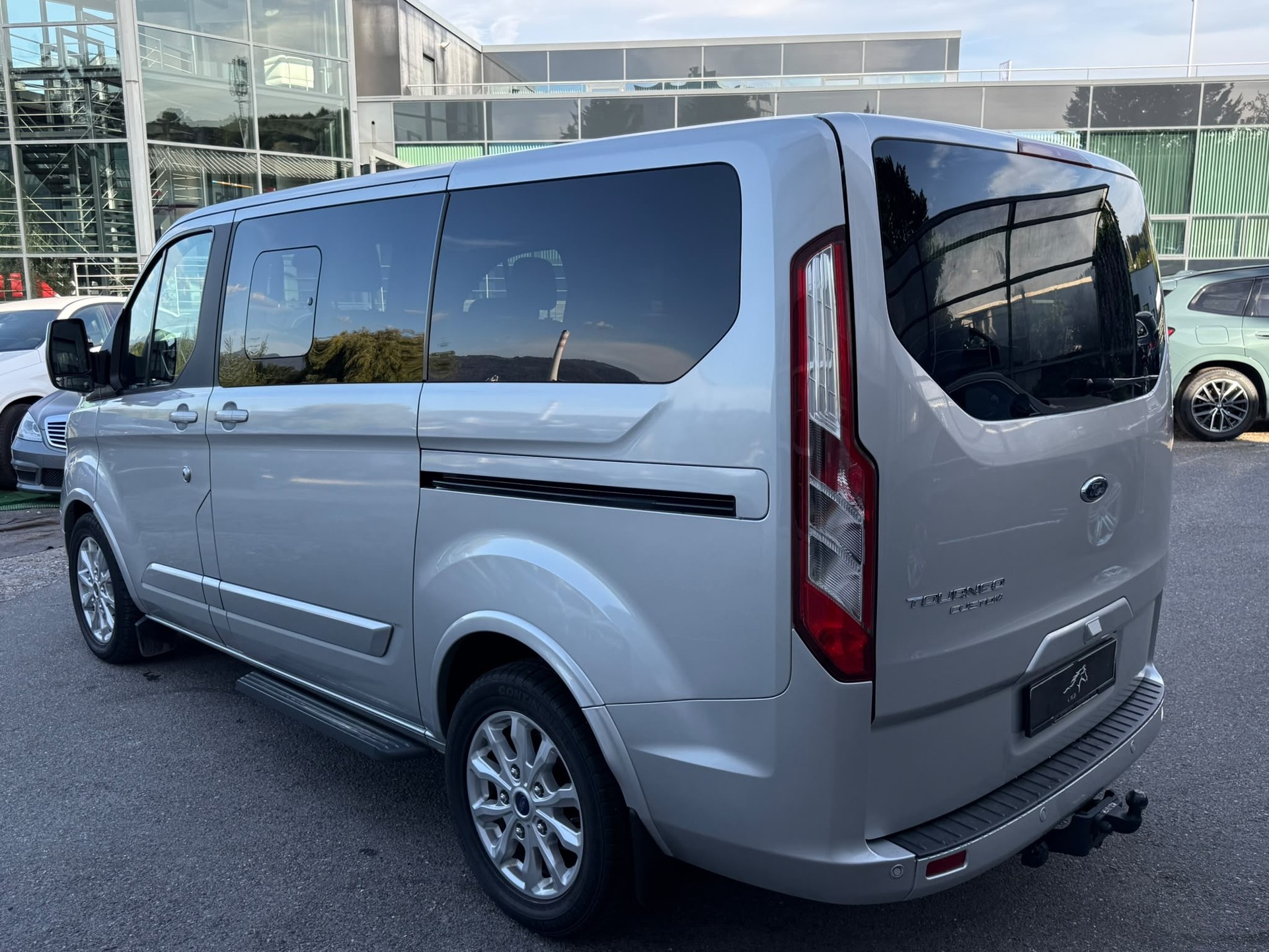 FORD Tourneo Custom 310 L1H1 Titanium SelectShift A-image-3