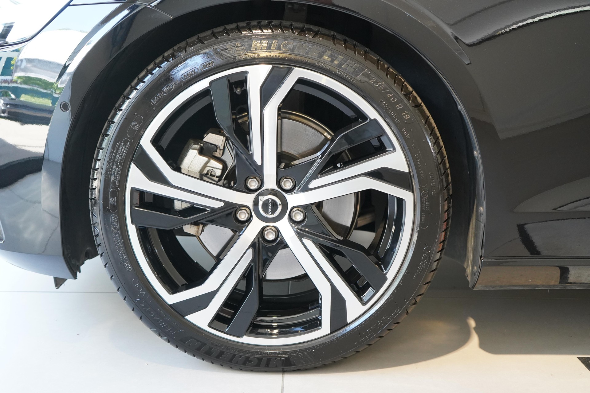 VOLVO V60 2.0 B4 Ultimate Dark-image-21
