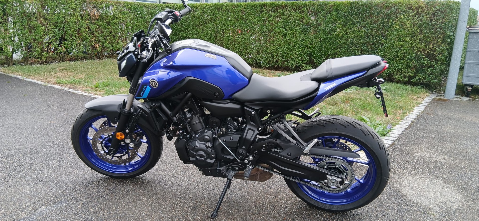 YAMAHA MT-07 ABS-showroom-element-1