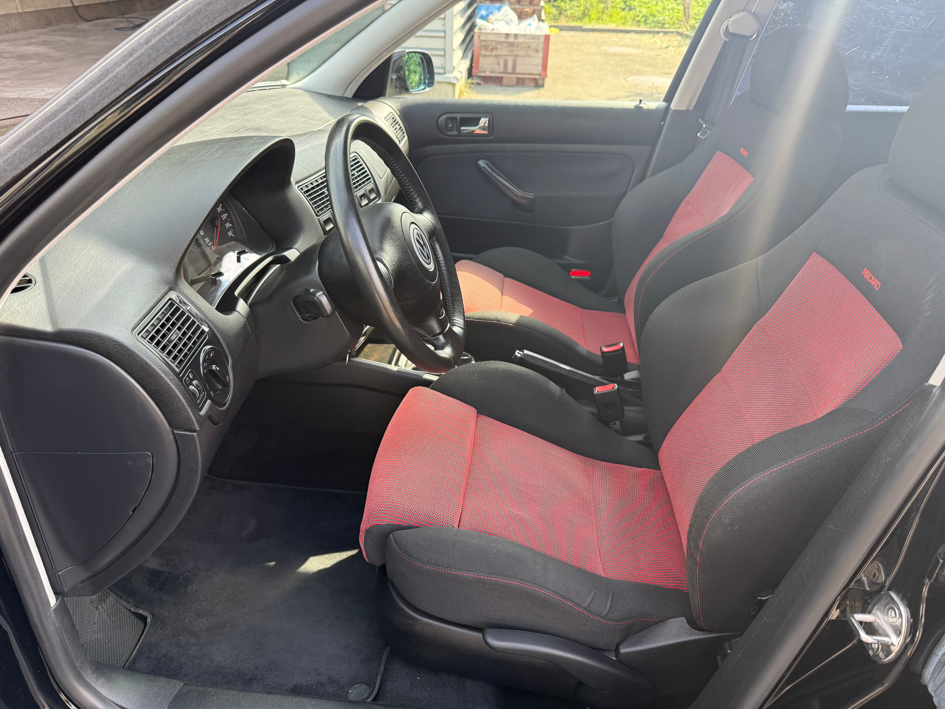 VW Golf 1.8 T GTI-image-7