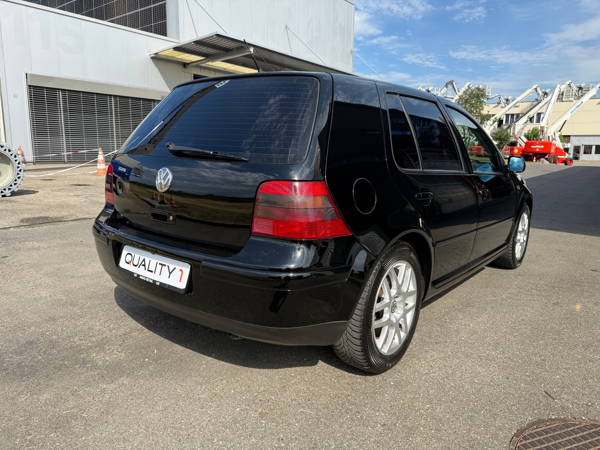 VW Golf 1.8 T GTI-image-6