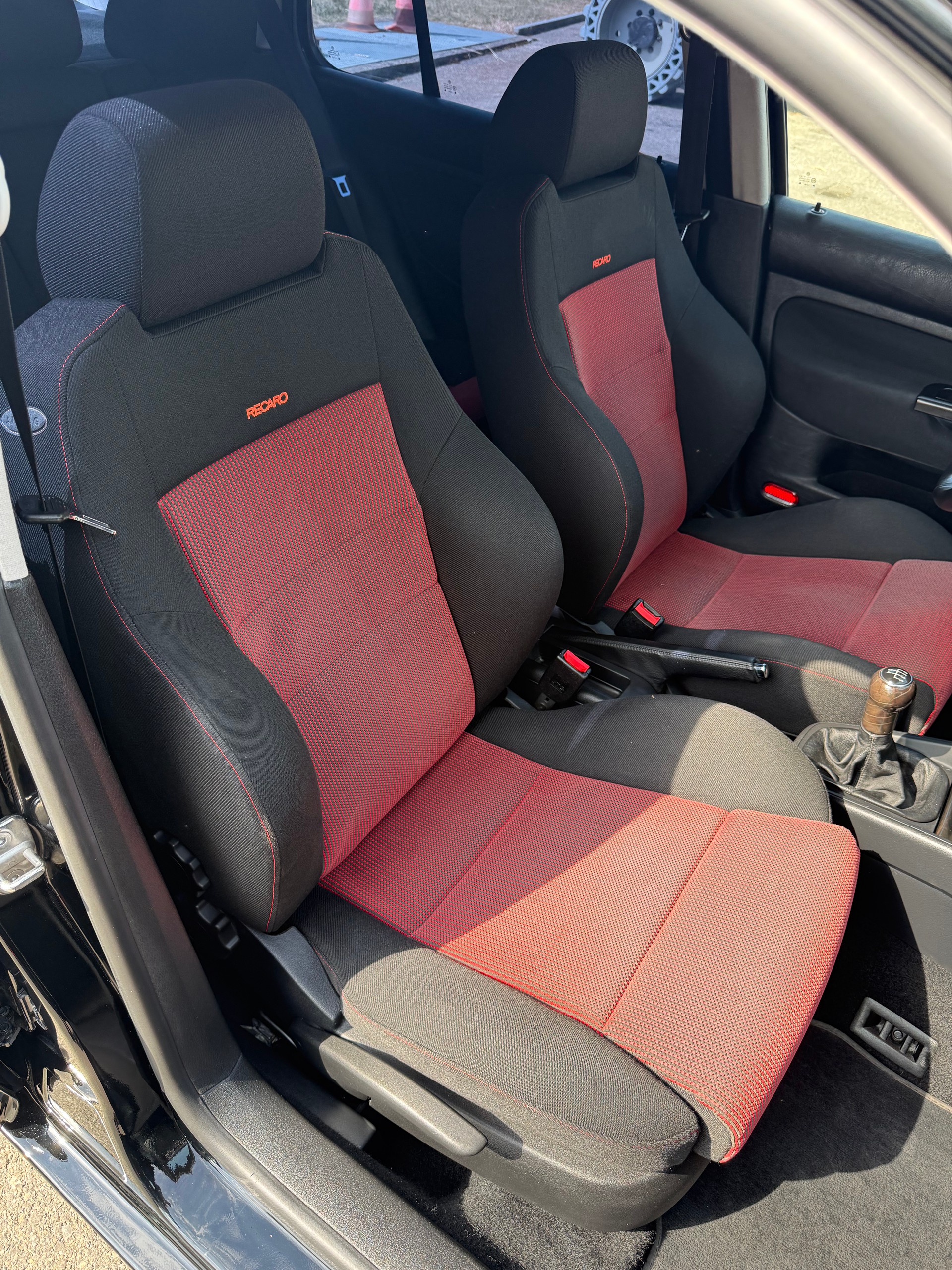 VW Golf 1.8 T GTI-image-8