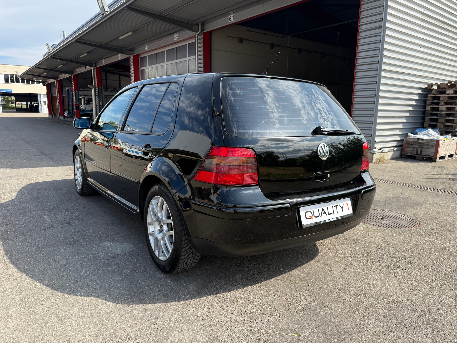 VW Golf 1.8 T GTI-image-5