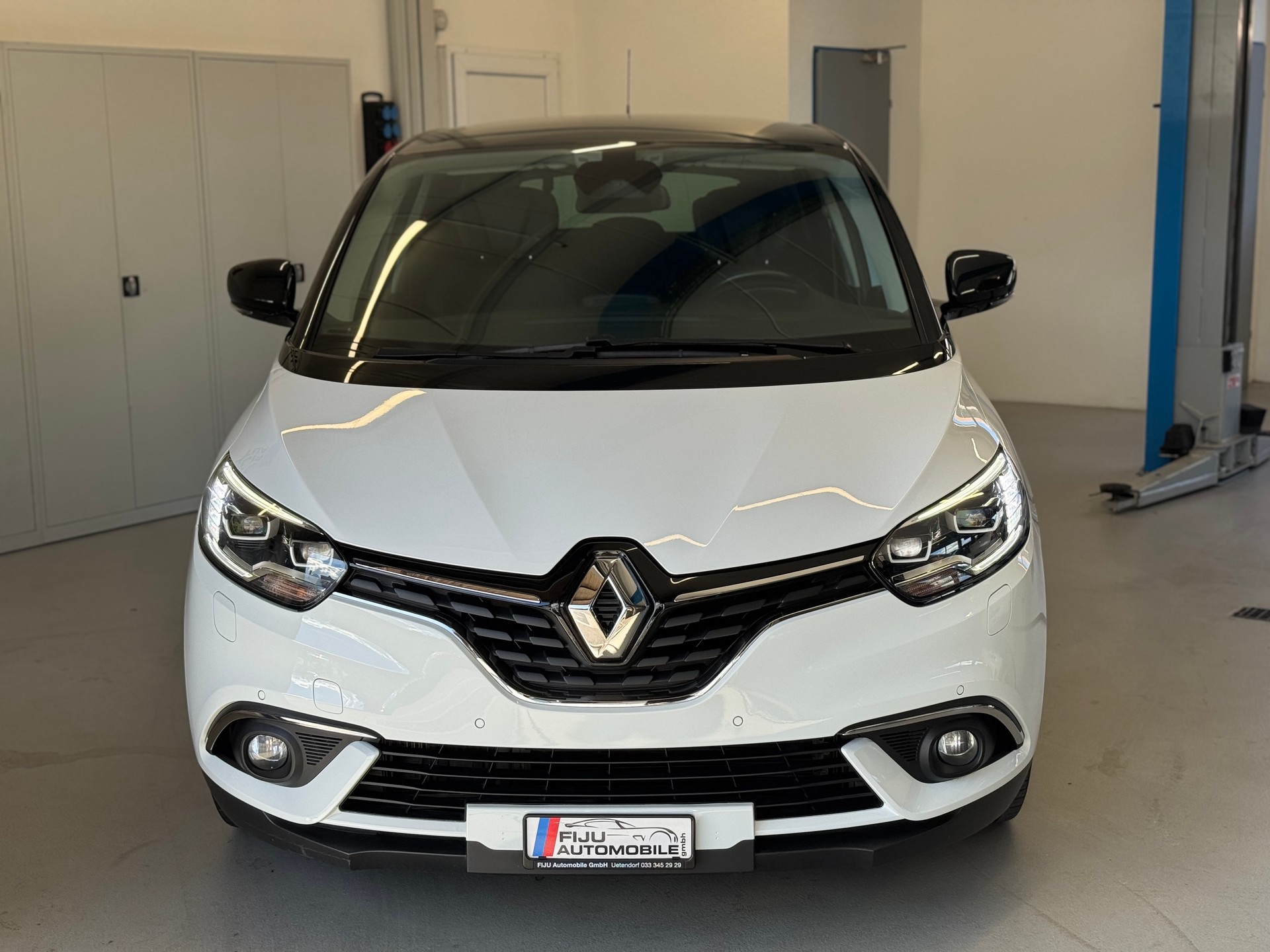 RENAULT Scénic 1.6 dCi Bose EDC-image-1