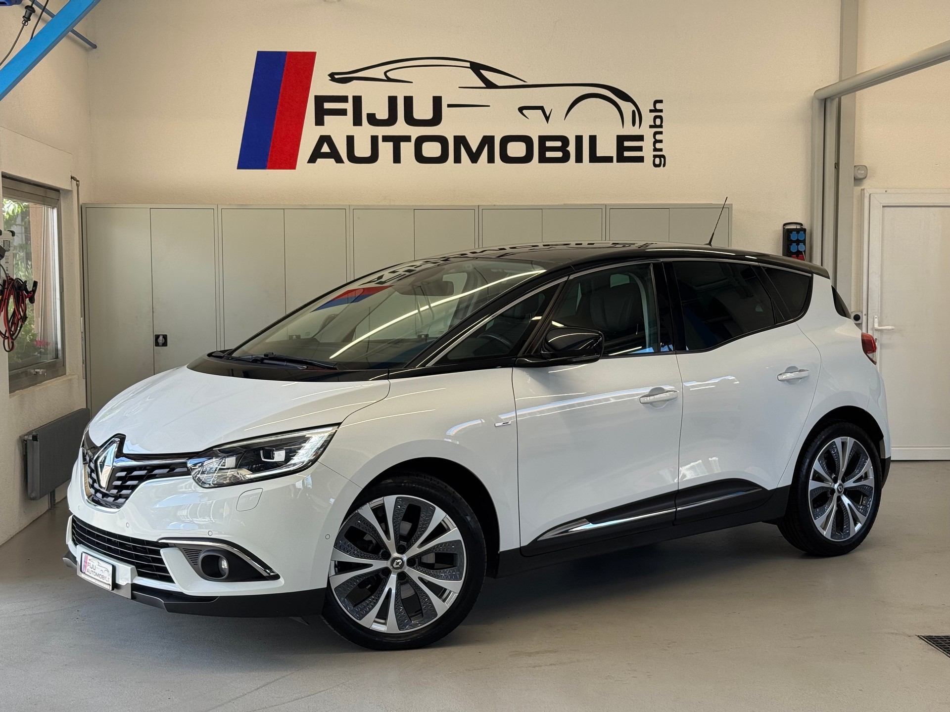 RENAULT Scénic 1.6 dCi Bose EDC-image-0