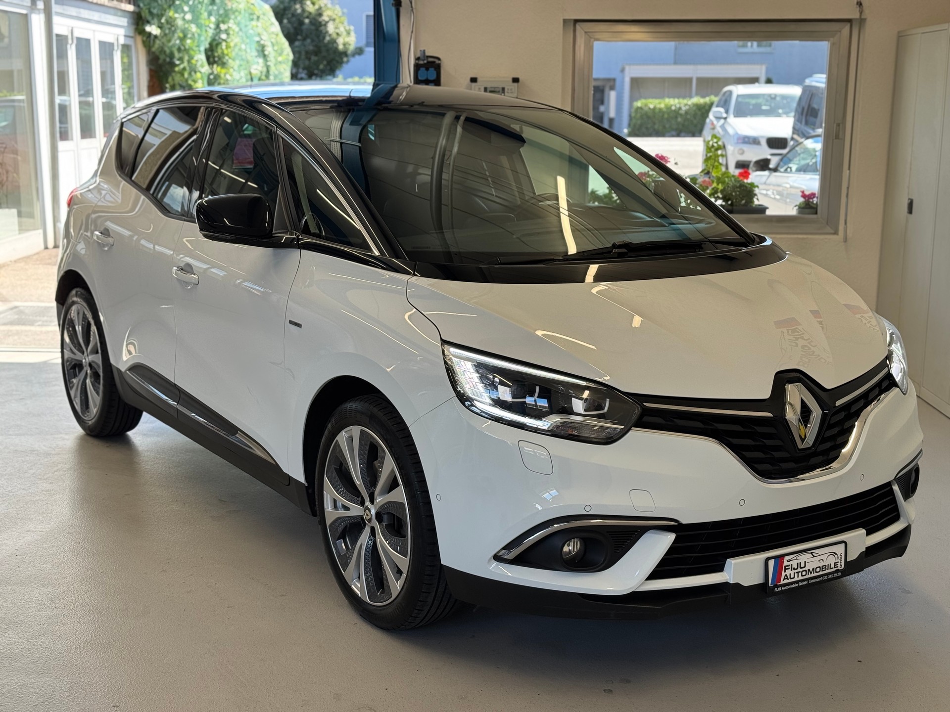 RENAULT Scénic 1.6 dCi Bose EDC-image-2