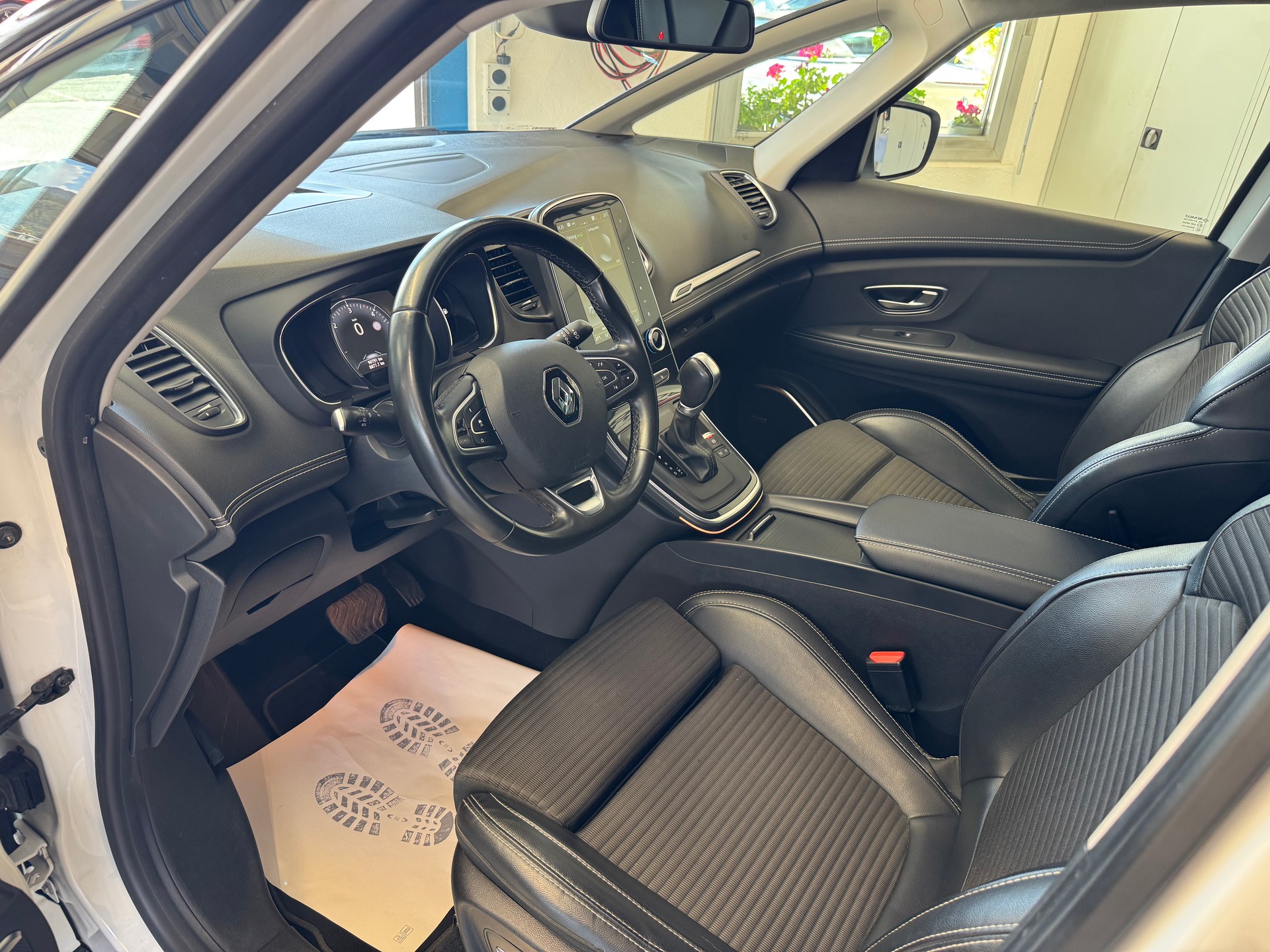 RENAULT Scénic 1.6 dCi Bose EDC-image-7
