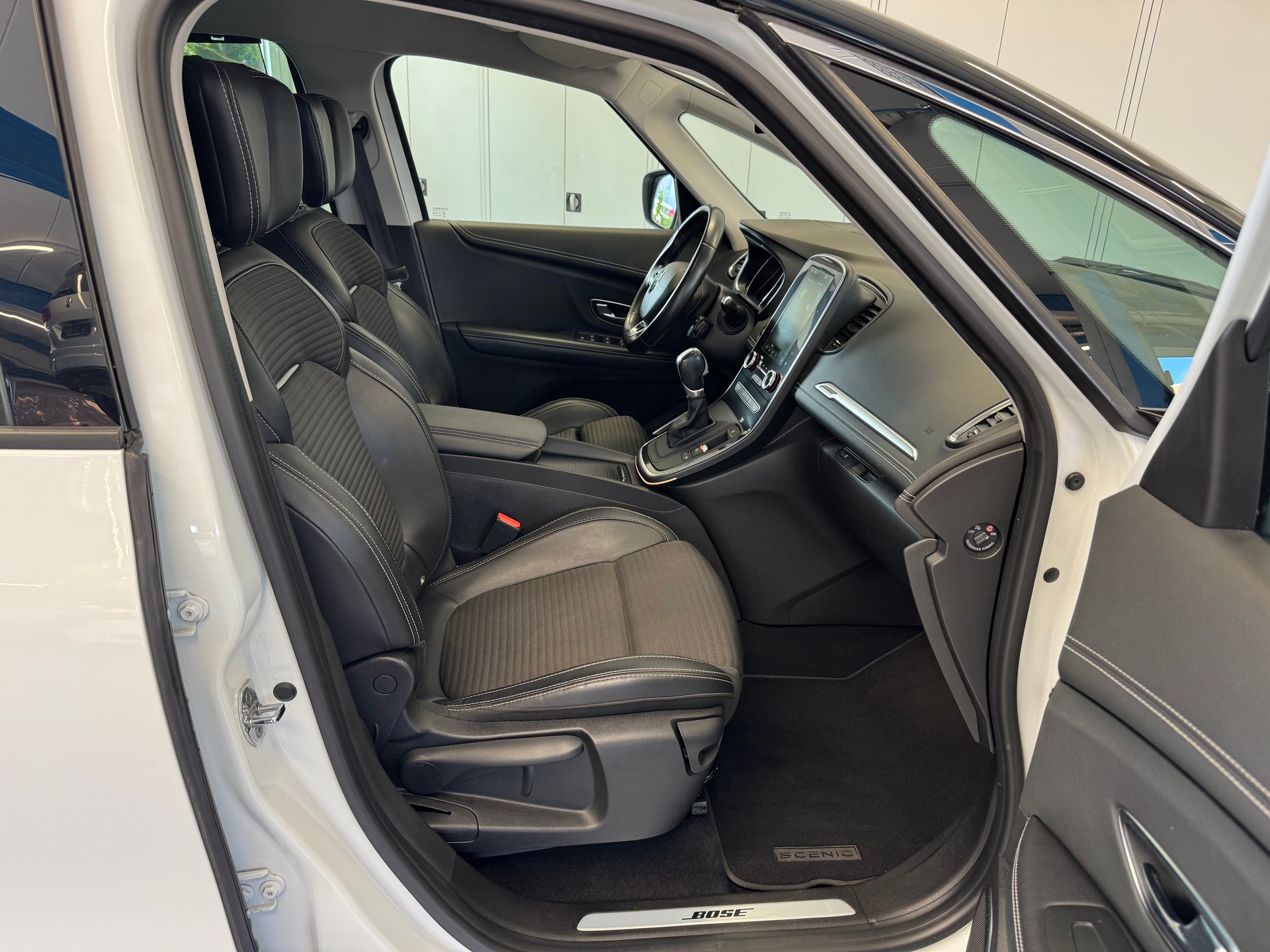 RENAULT Scénic 1.6 dCi Bose EDC-image-11