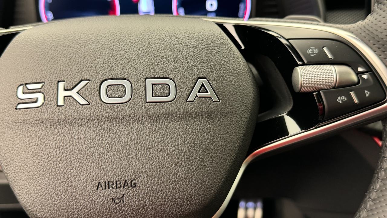 SKODA Kamiq 1.5 TSI Monte Carlo DSG-image-9