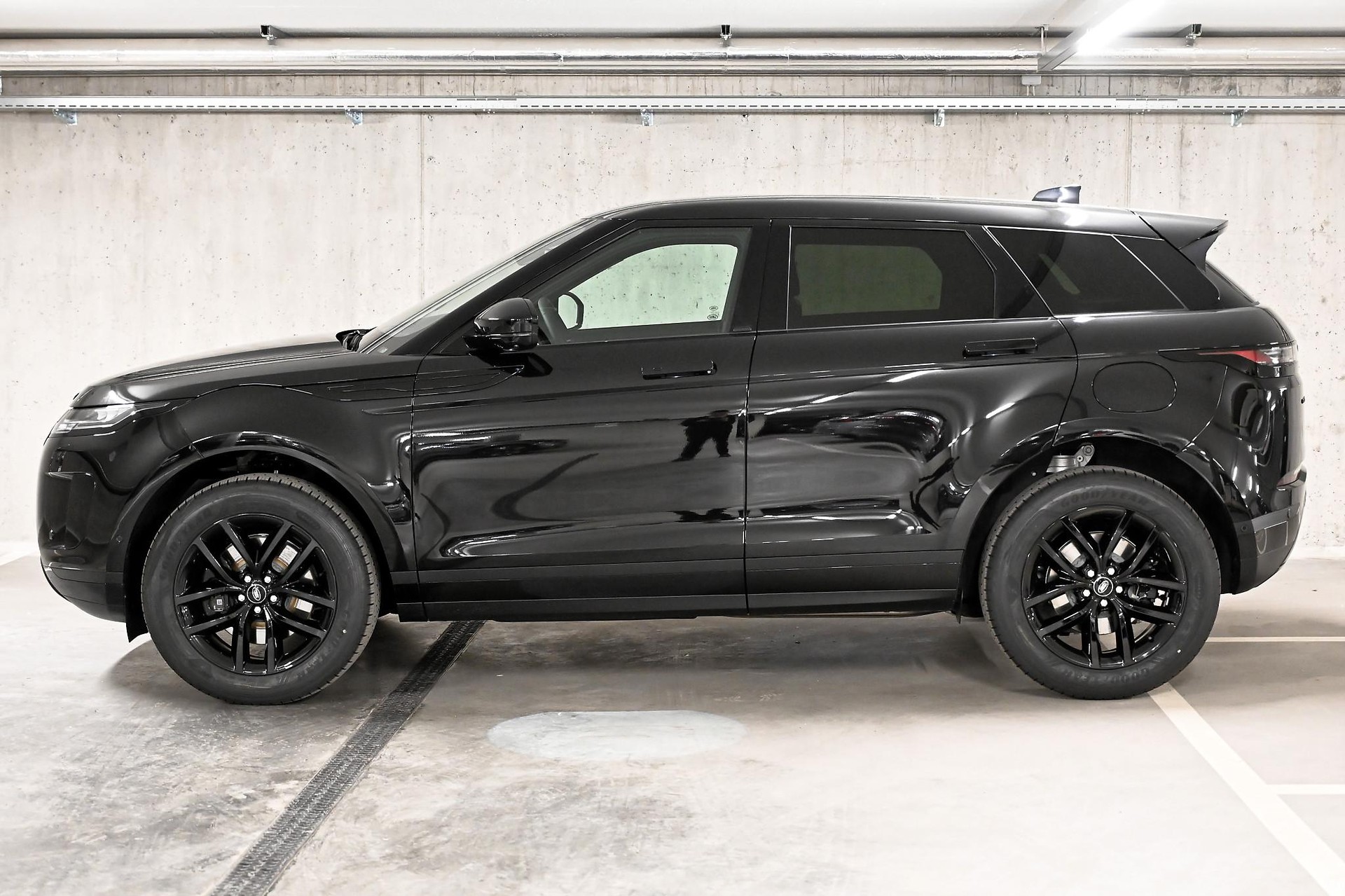 LAND ROVER Range Rover Evoque 1.5 T 270e S-image-4