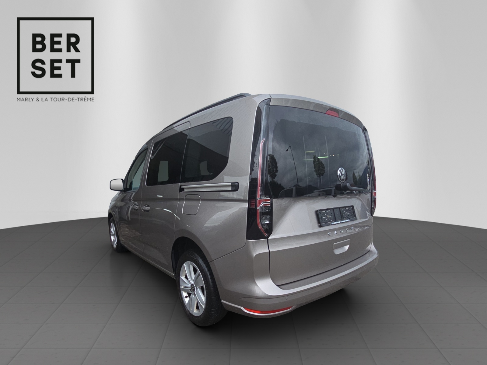 VW Caddy 1.5 TSI DSG-image-2